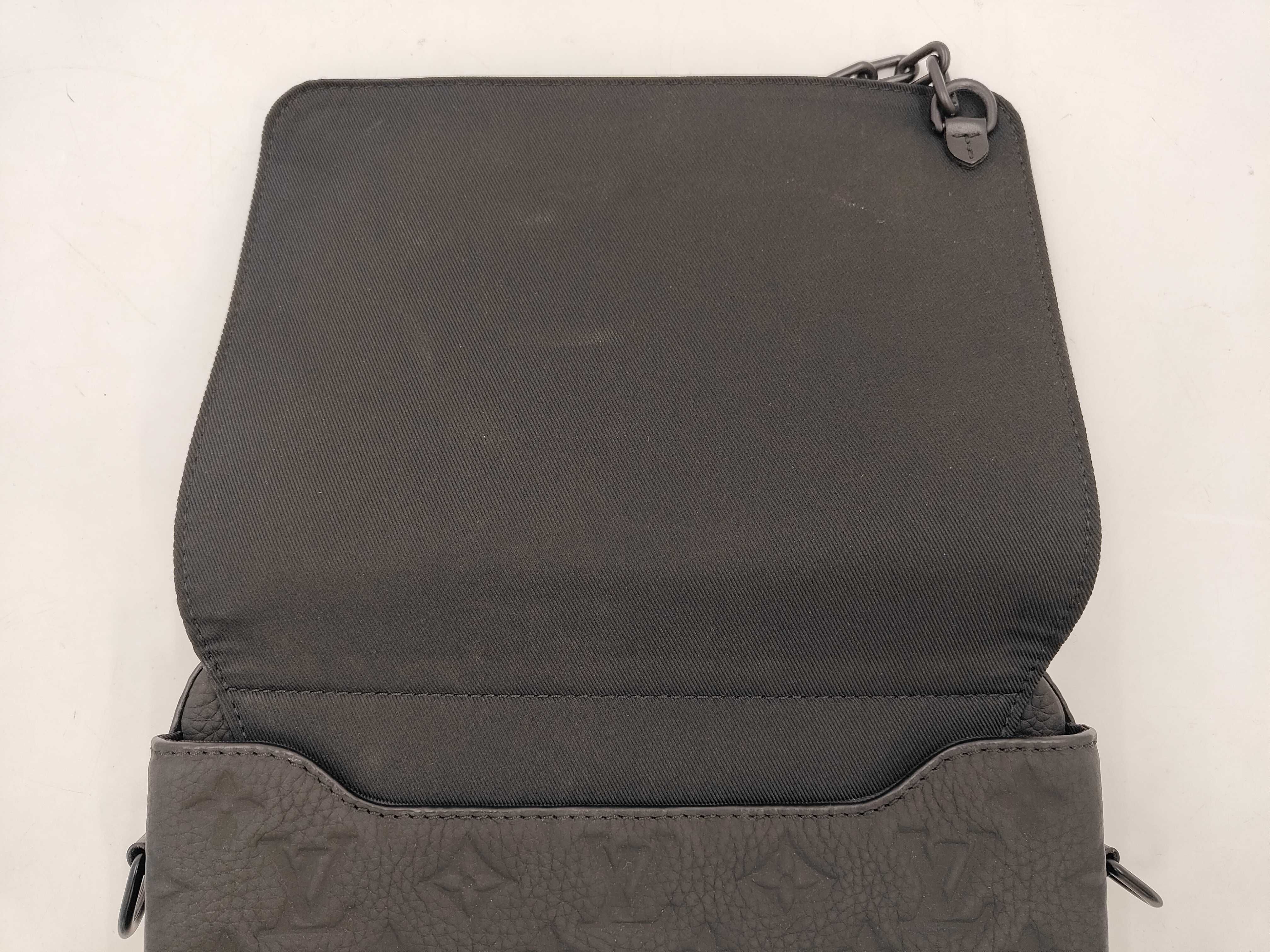 Monogram Steamer Messenger M57307 Shoulder Bag — view 6