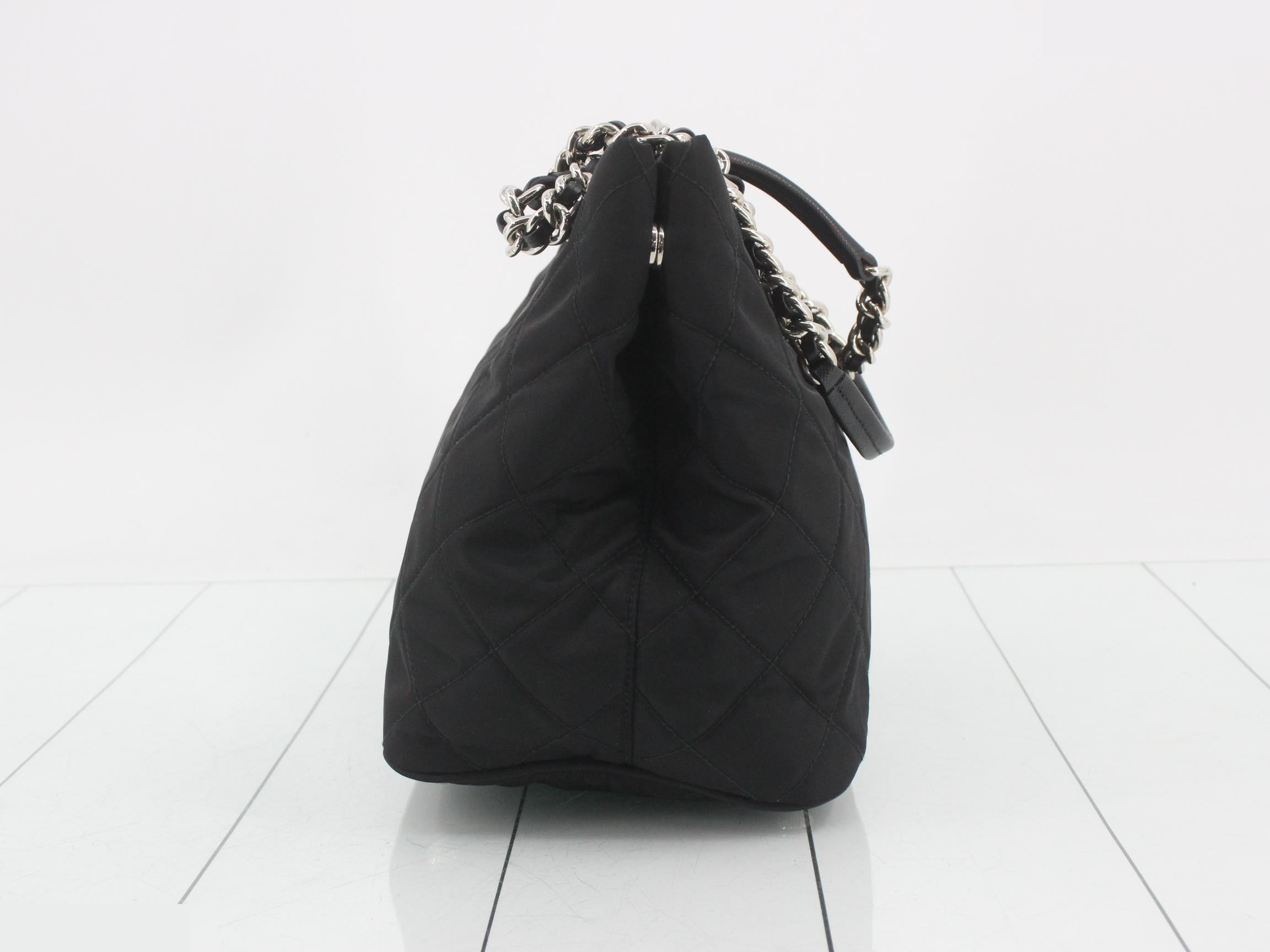 Chain shoulder bag, nylon, quilted, black. — view 3
