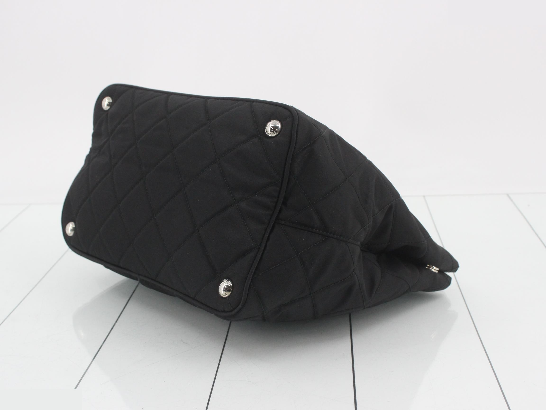 Chain shoulder bag, nylon, quilted, black. — view 6