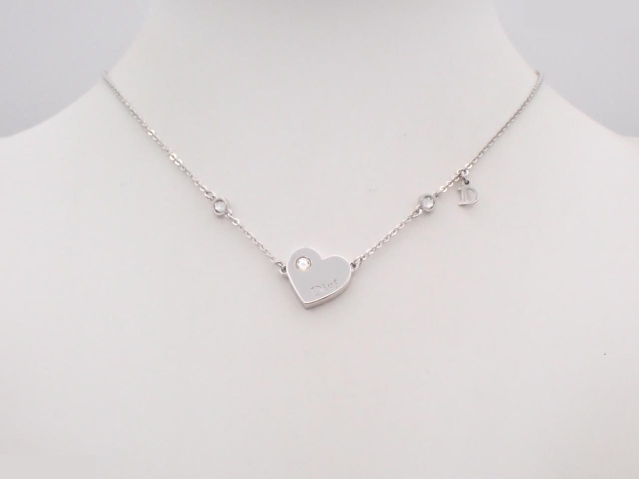 Other line: Precious metals, necklaces, pendants, neck circumference approximately 43 cm. — view 3
