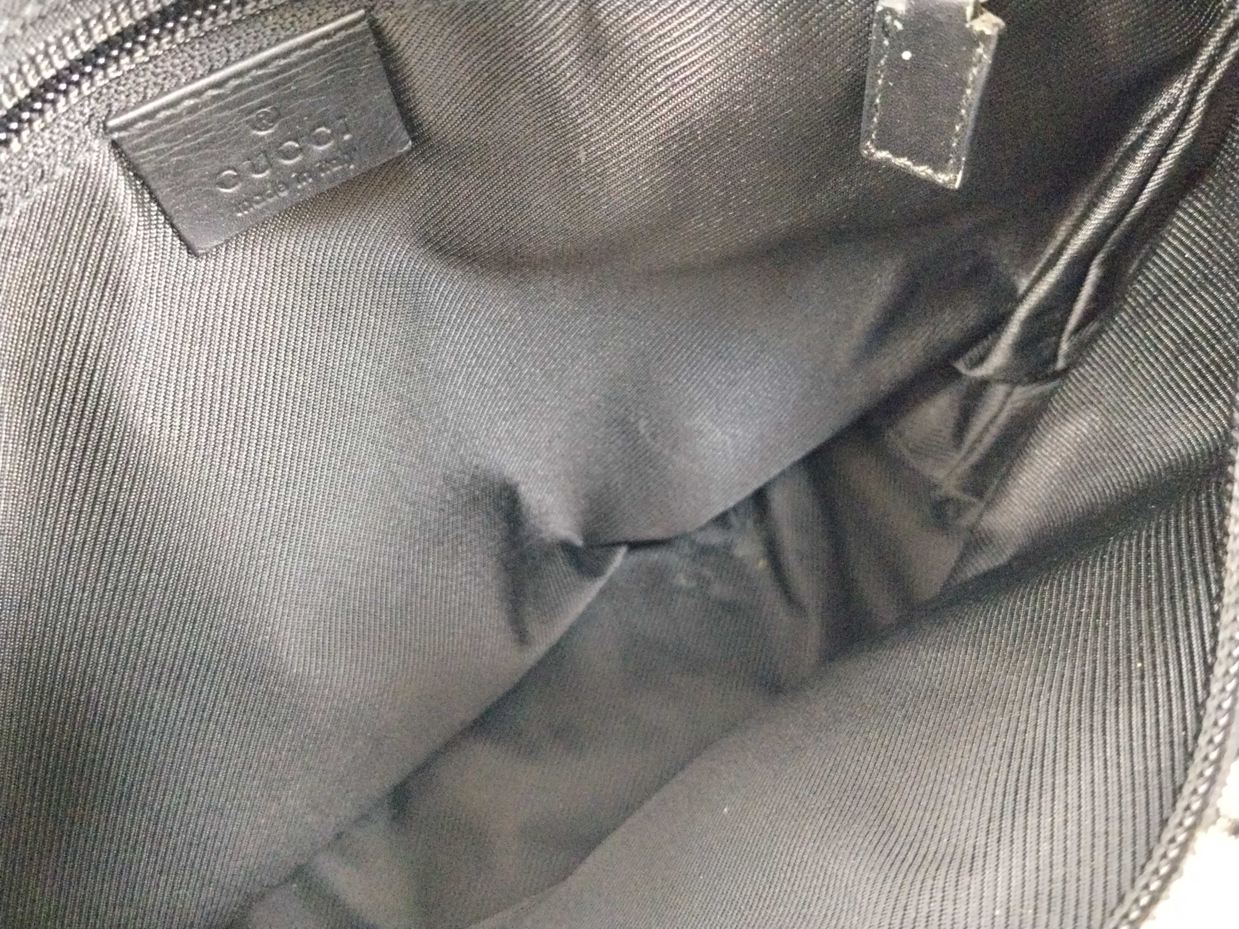 GG Canvas Gucci Tote Bag — view 11