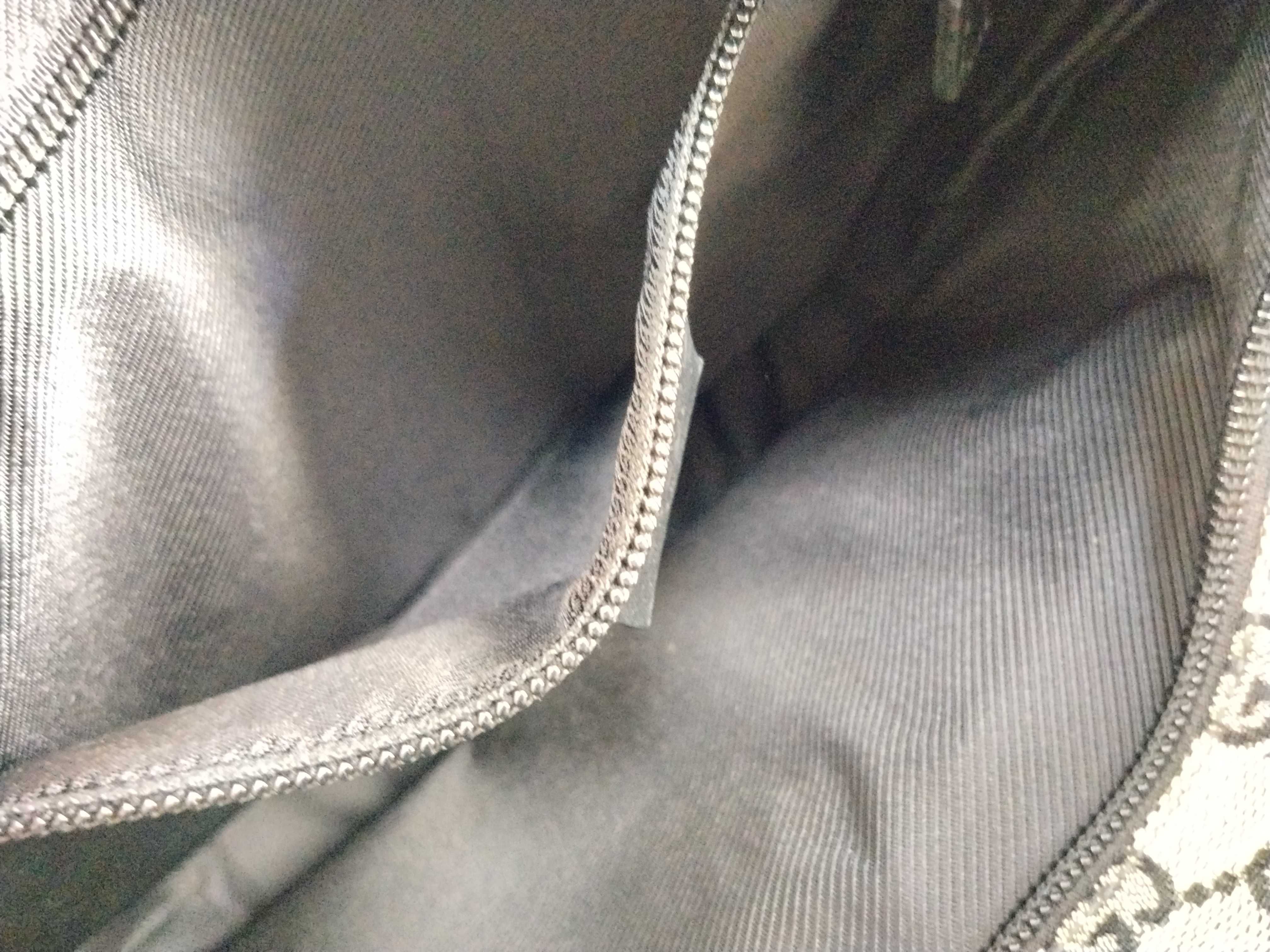 GG Canvas Gucci Tote Bag — view 13