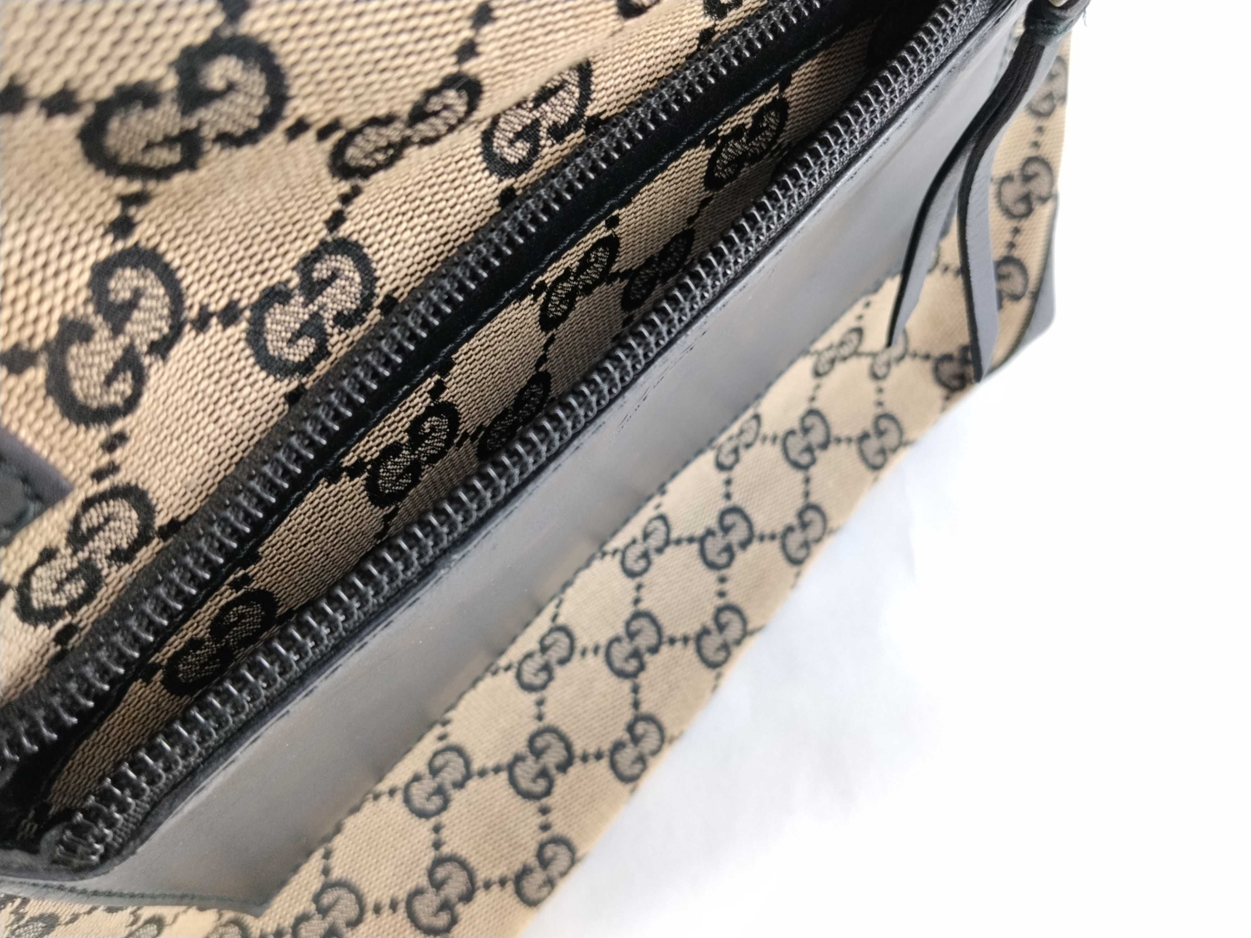 GG Canvas Gucci Tote Bag — view 15