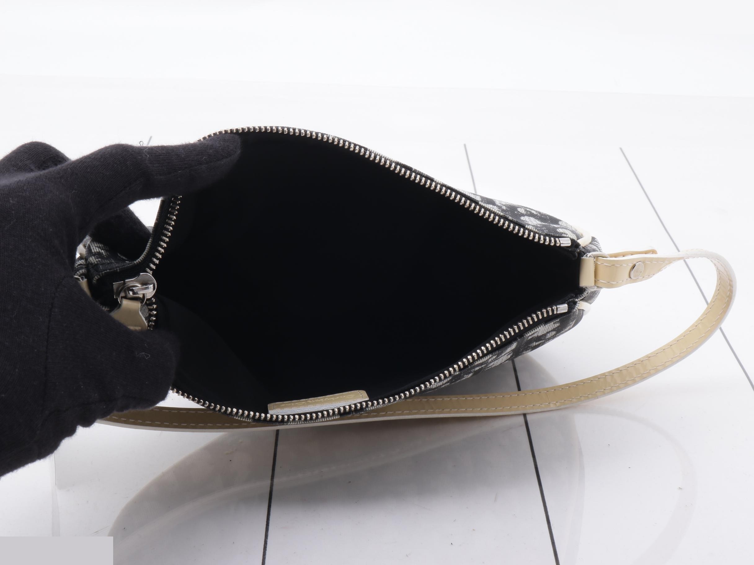 Trotter Saddle Hand Pouch, Coated Canvas, Black — view 4