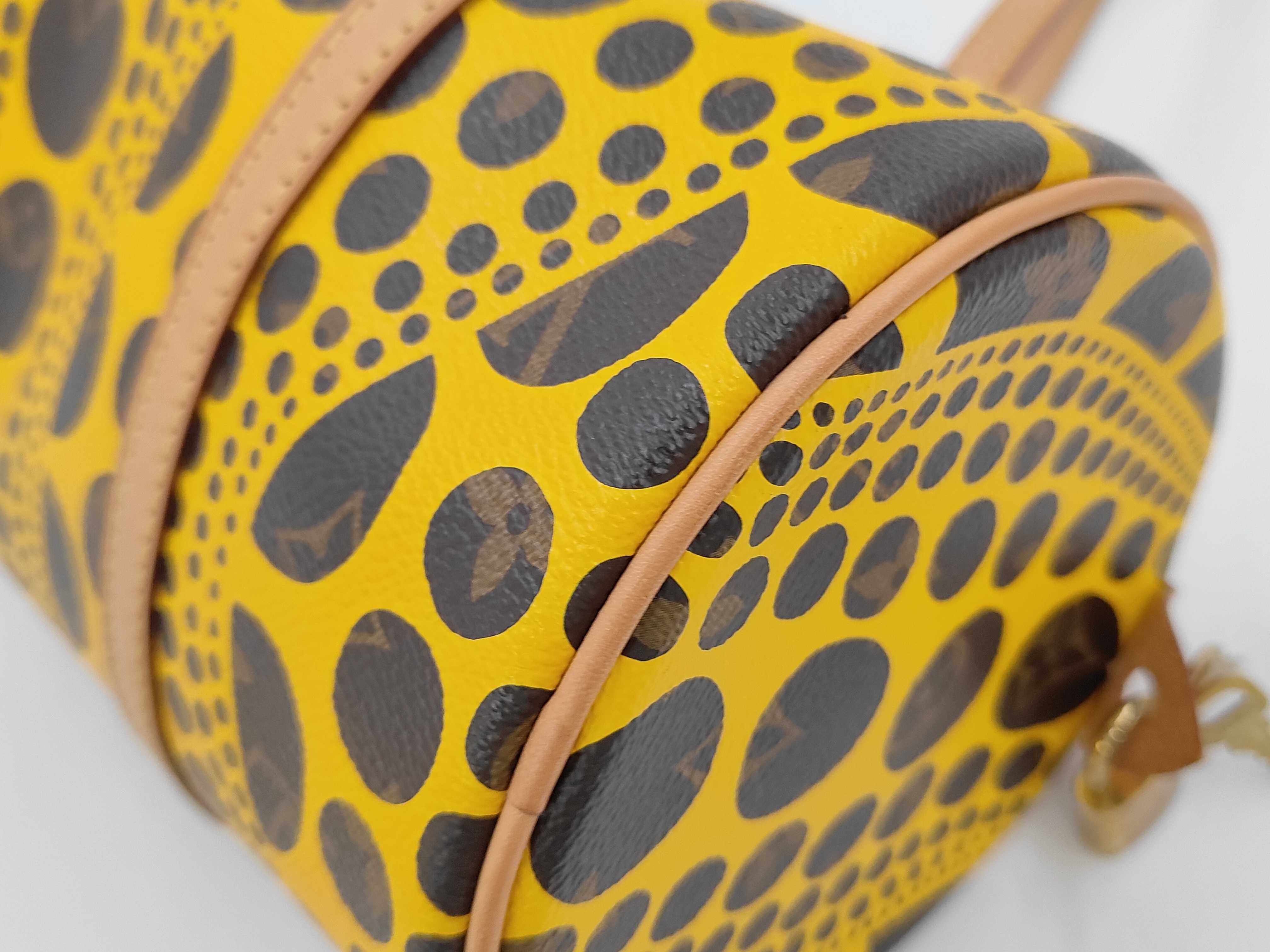 Yayoi Kusama Monogram Pumpkin Dot Papillon 30 M40688 MB2192 Shoulder Bag — view 4