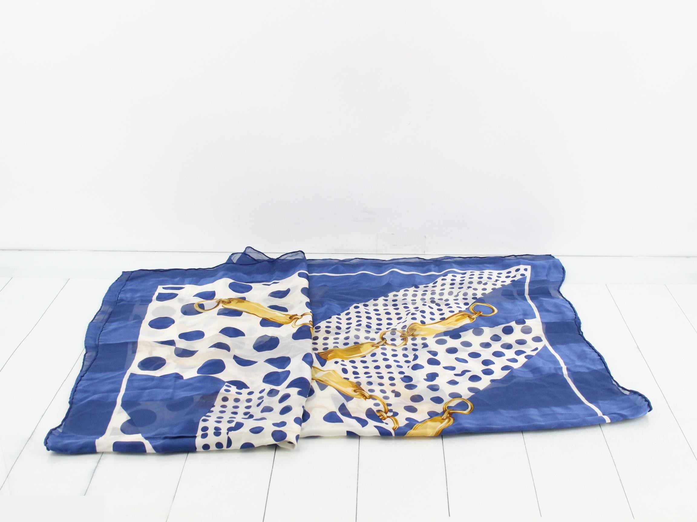 scarf — view 3