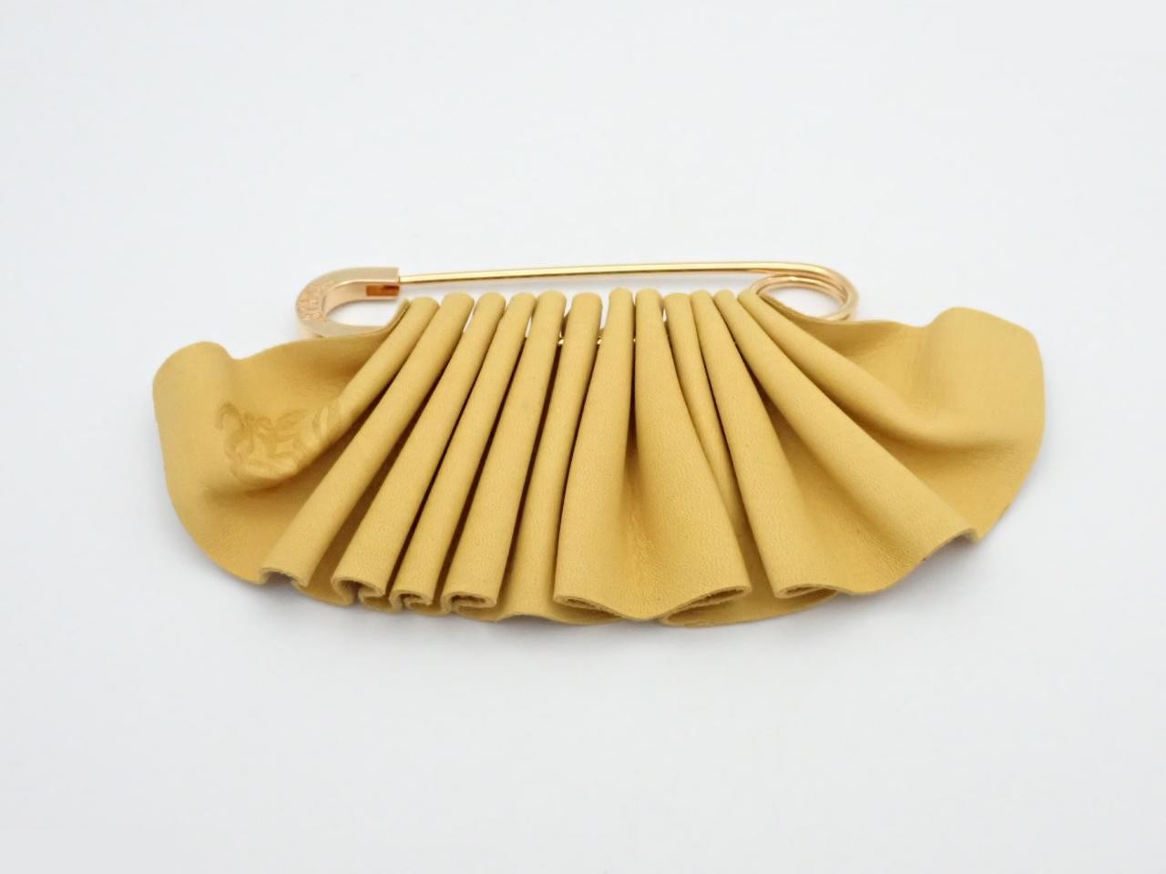 Other lines: Precious metals and brooches — view 2