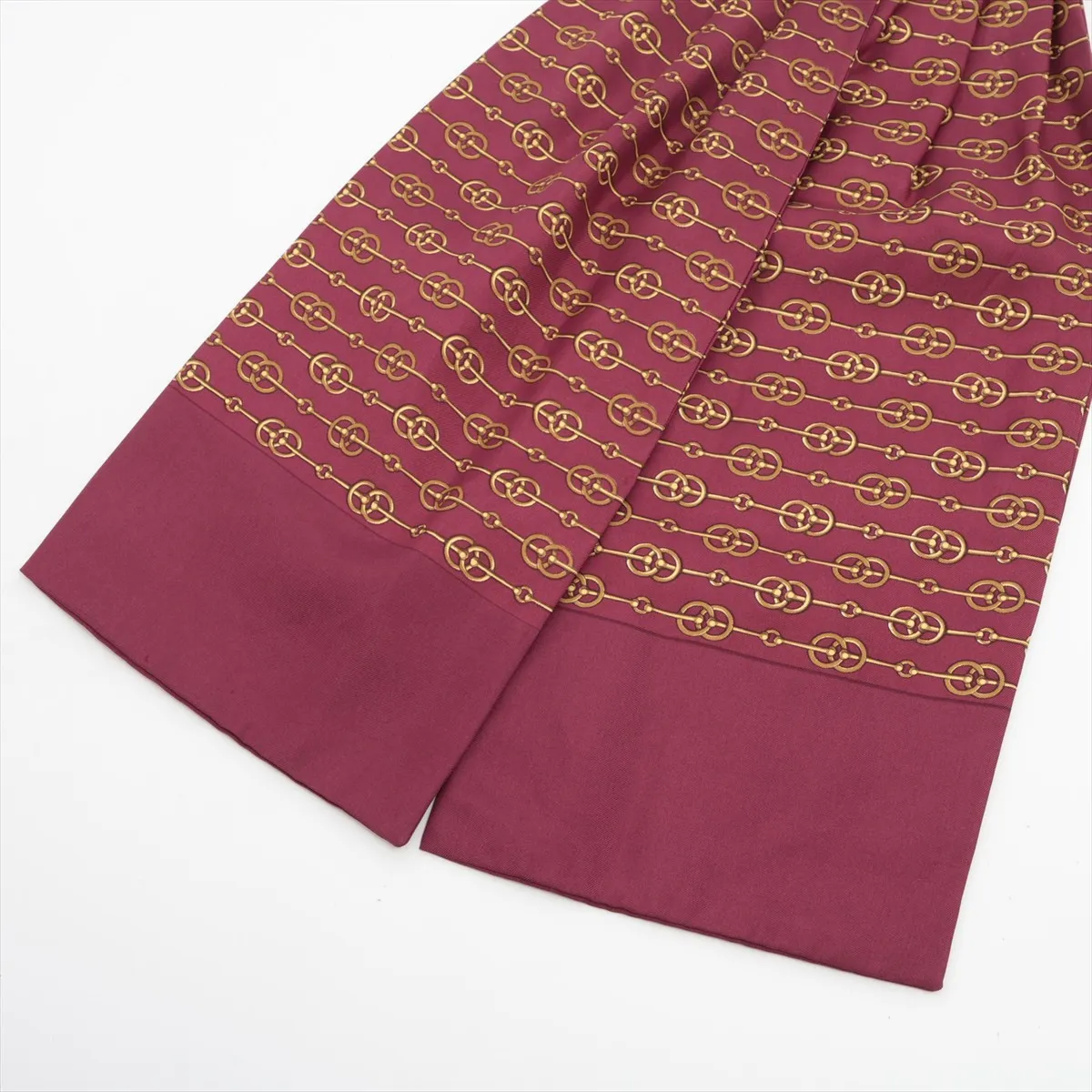 chain ascot tie, silk, burgundy. Shows signs of wear, — view 2
