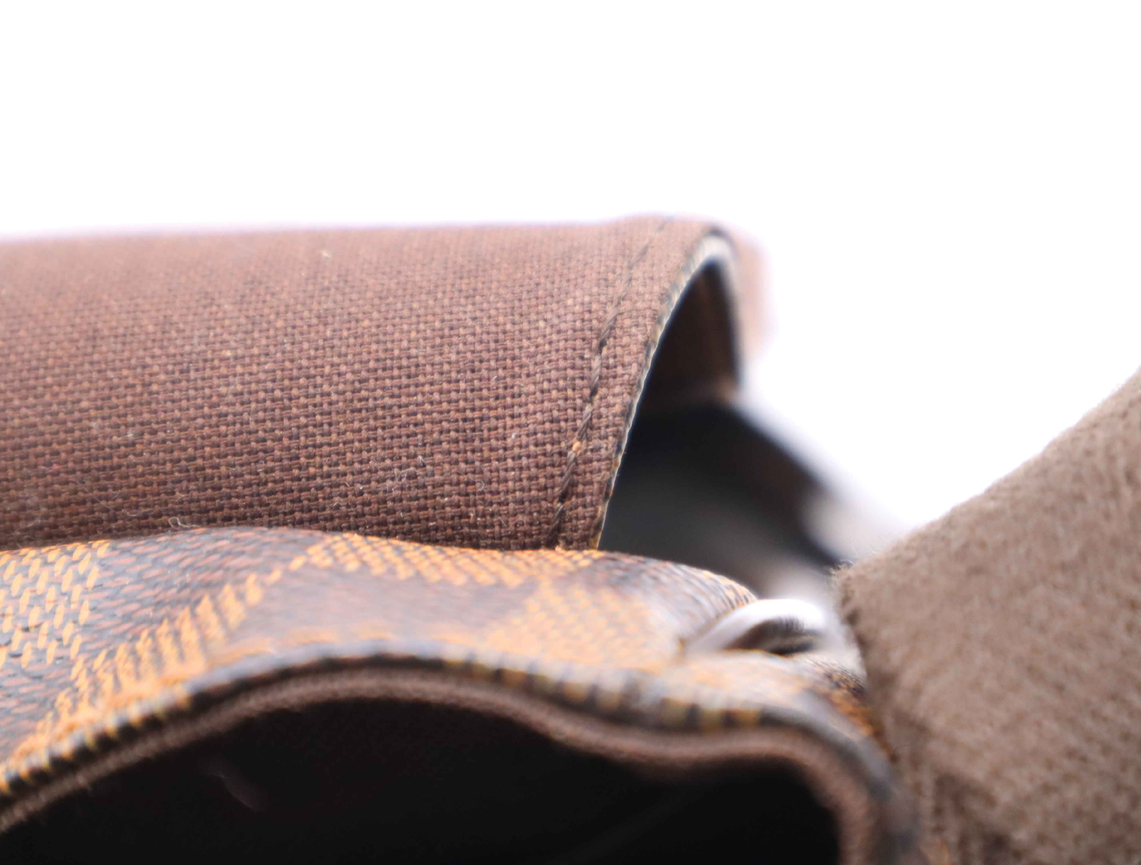 N41212 Damier District MM Shoulder Bag — view 13
