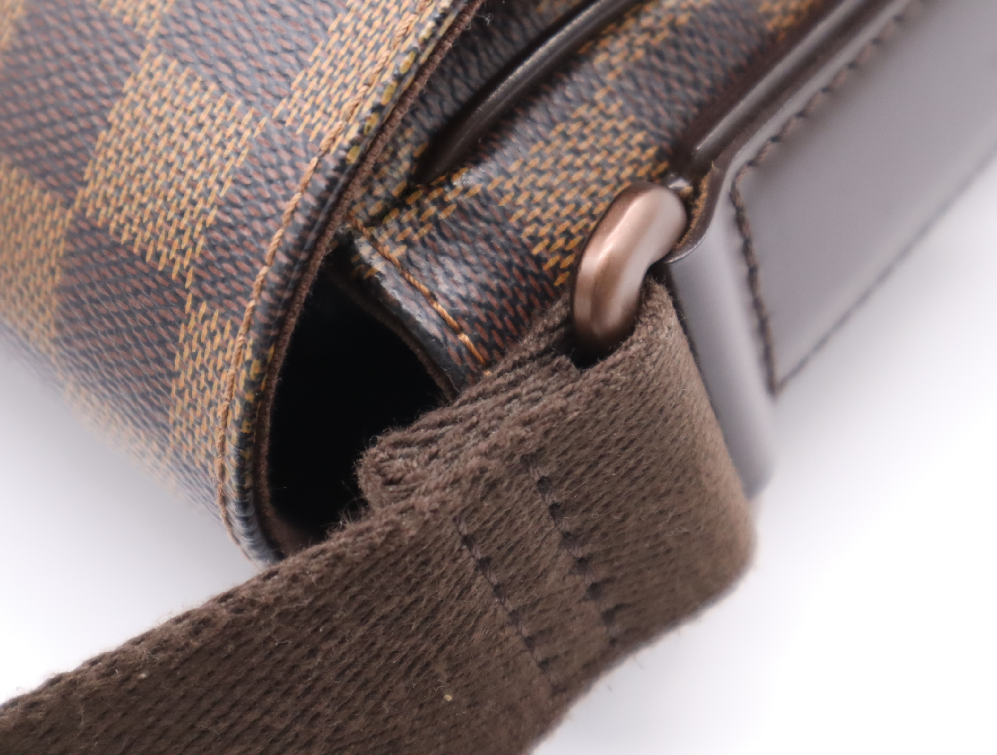 N41212 Damier District MM Shoulder Bag — view 9