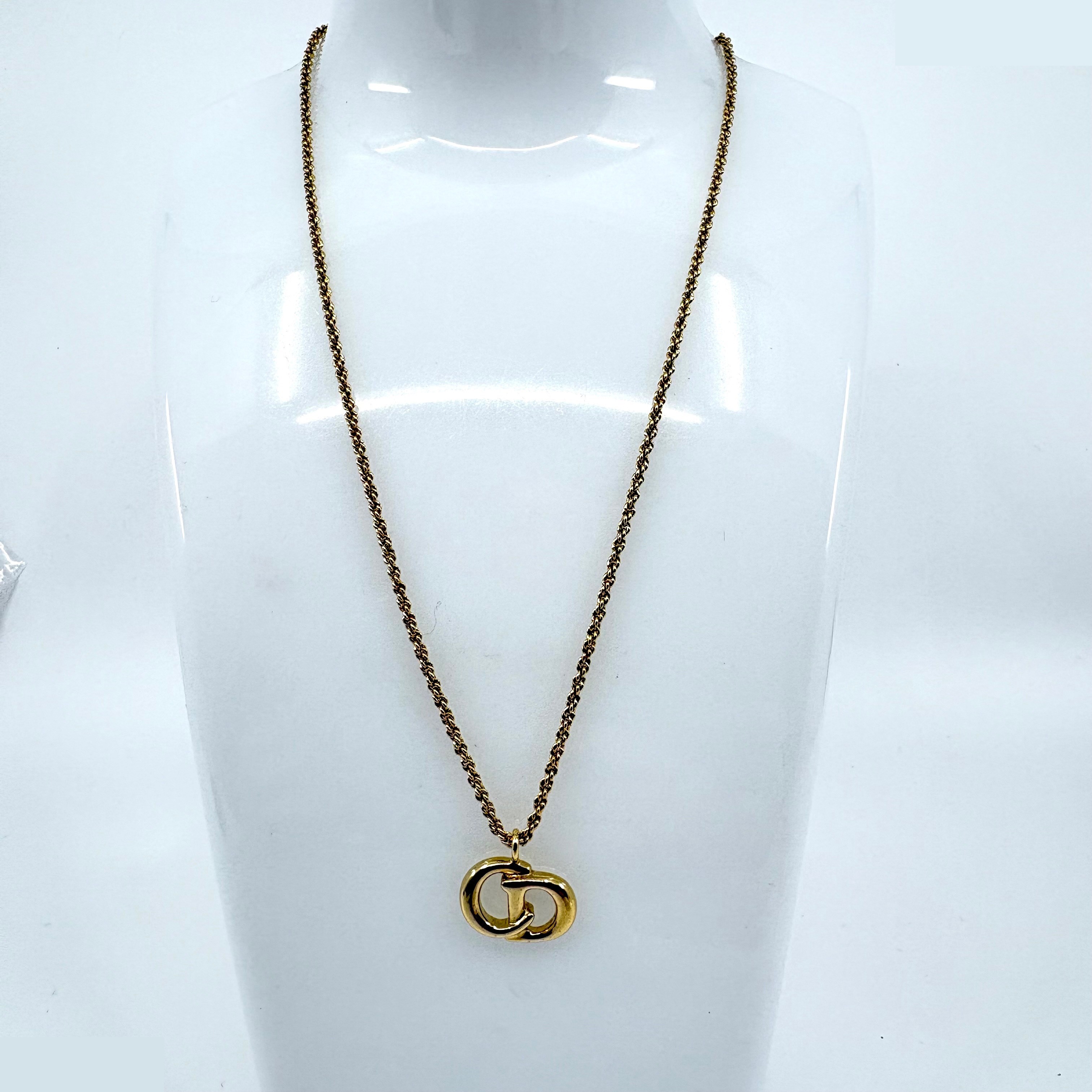 Trotter (precious metal) necklace pendant, chain approximately 43 cm — view 2