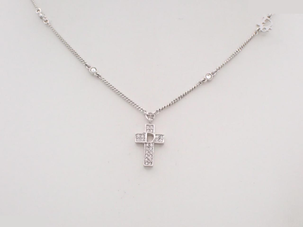 Other lines: Precious metals, necklaces, pendants, chain approximately 42cm
