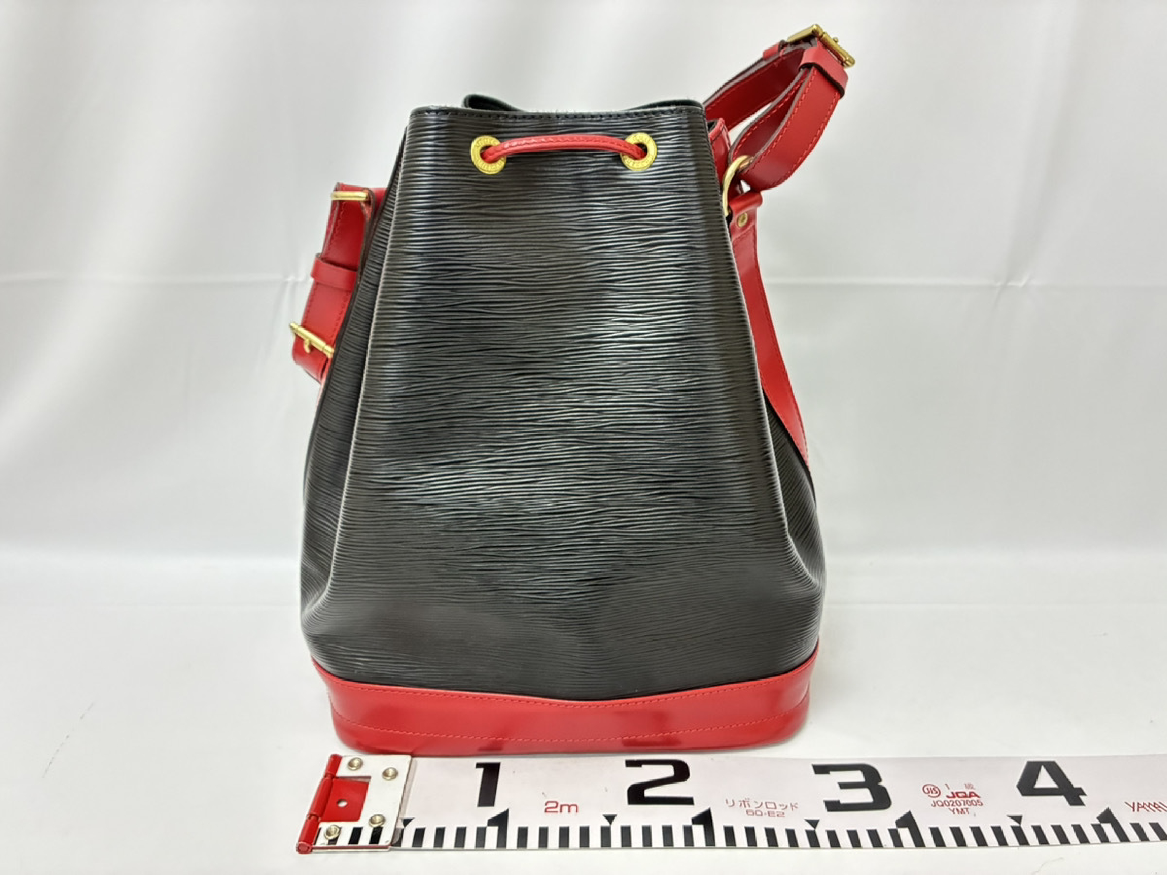 Noe M44017 Epi Shoulder Bag — view 2