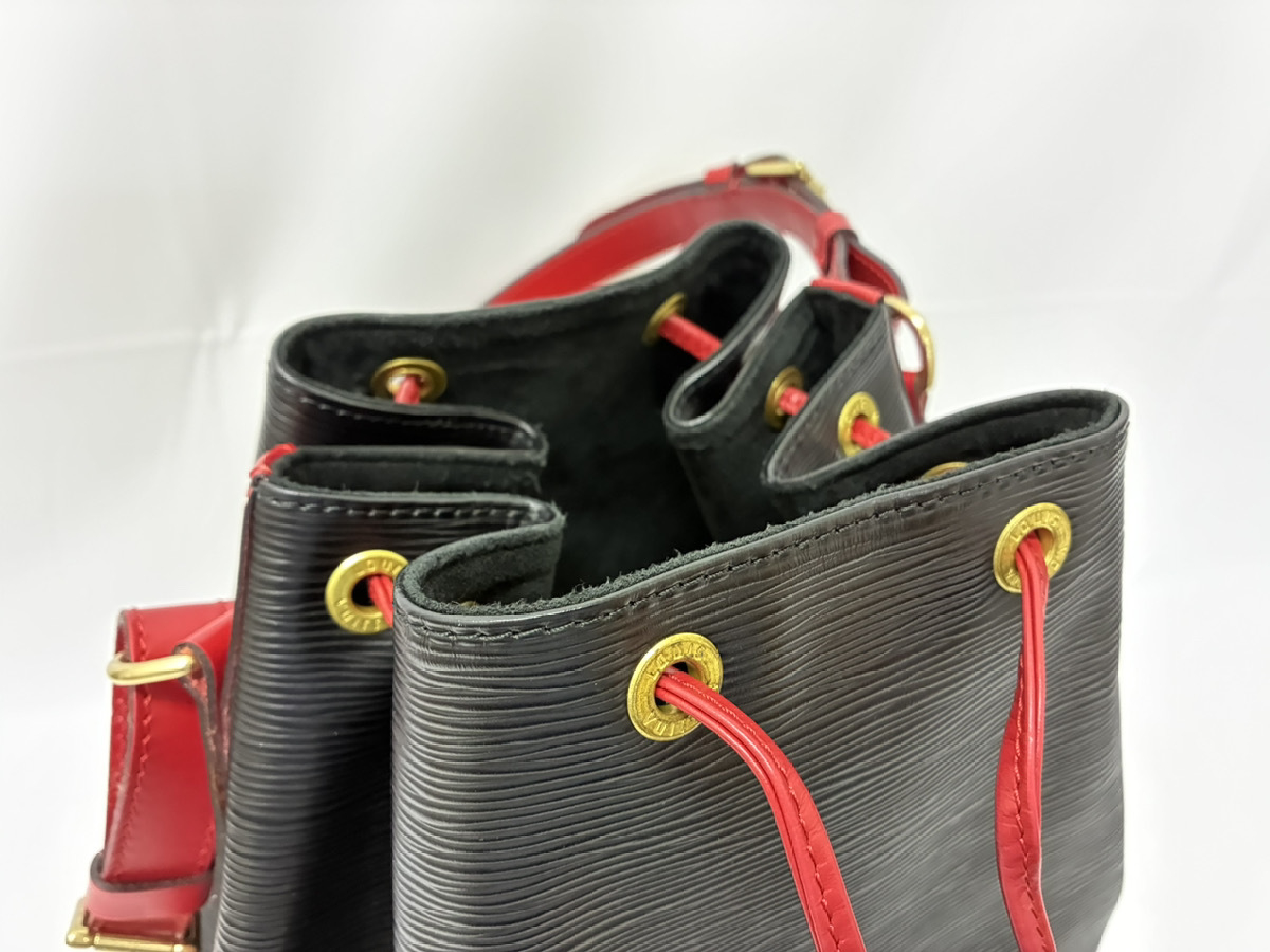 Noe M44017 Epi Shoulder Bag — view 5