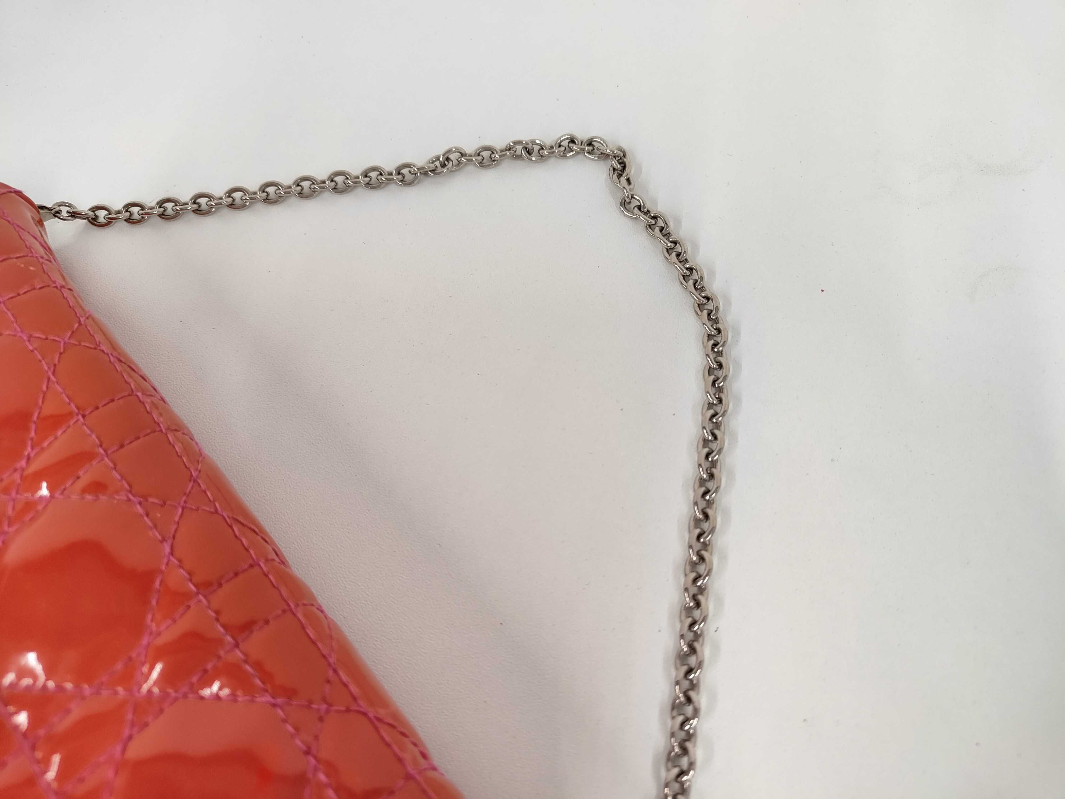 Cannage Chain Wallet (with some stickiness) — view 4