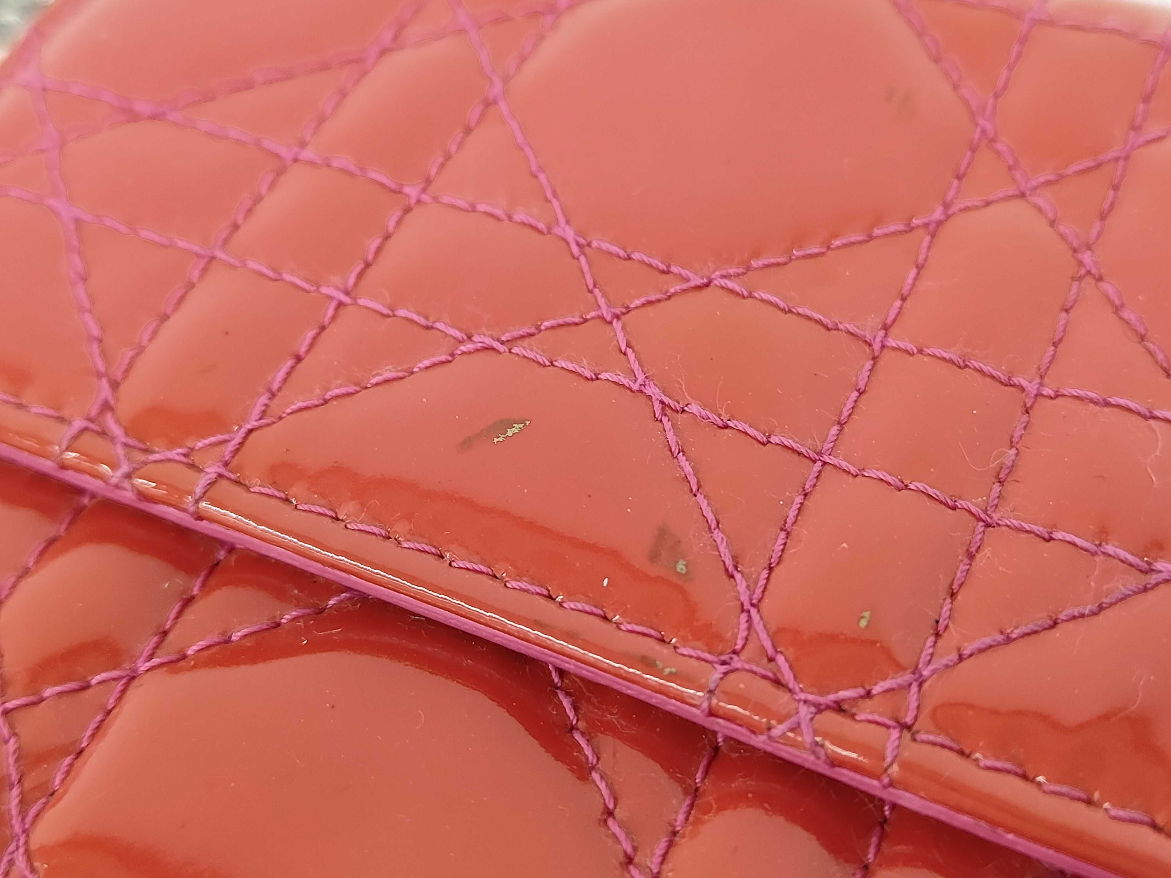 Cannage Chain Wallet (with some stickiness) — view 6
