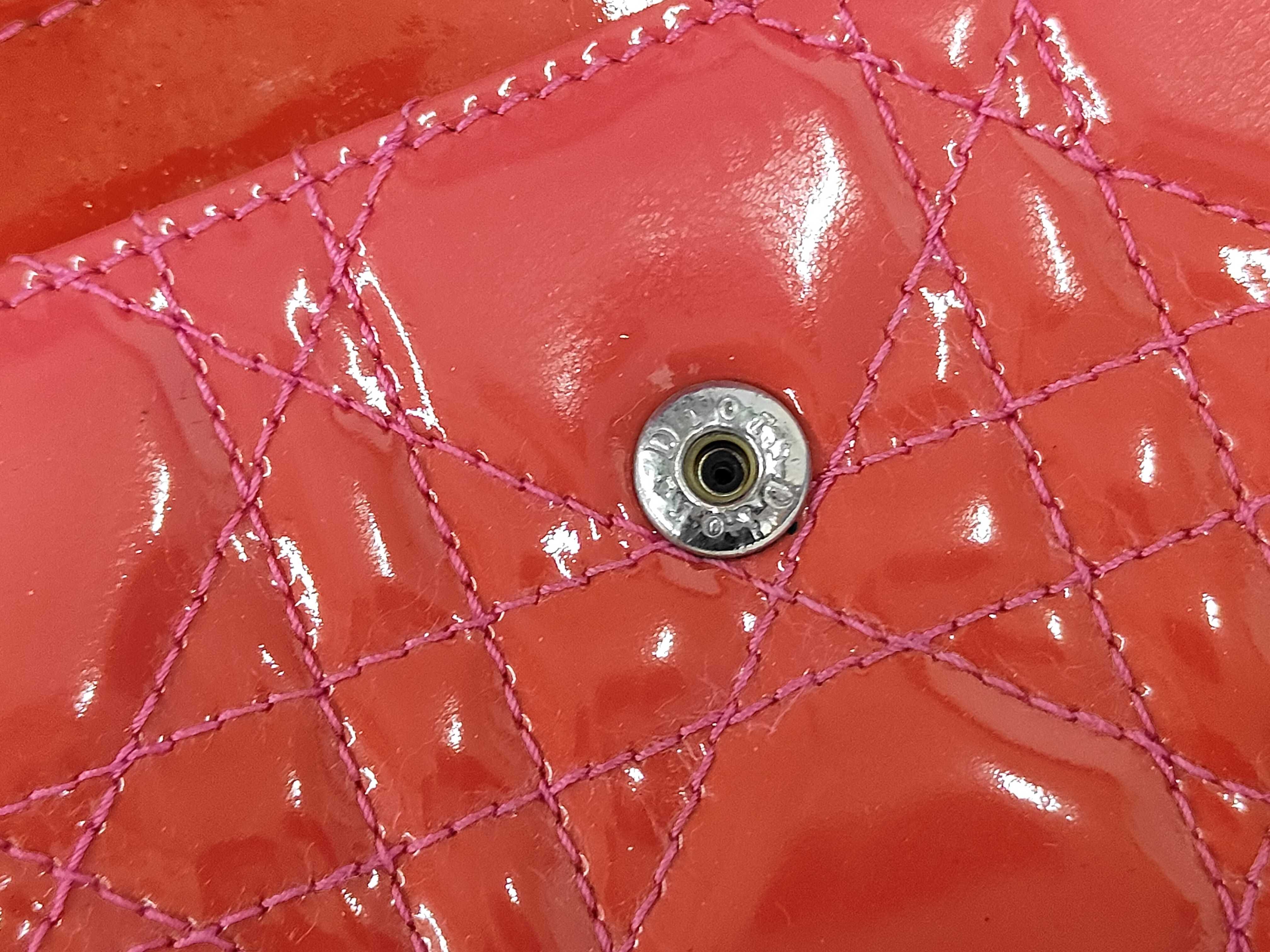 Cannage Chain Wallet (with some stickiness) — view 8