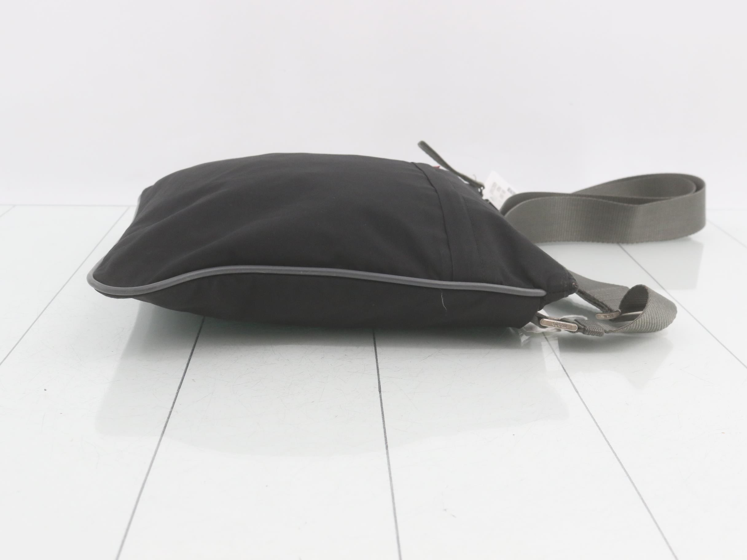 Sports line shoulder bag — view 3