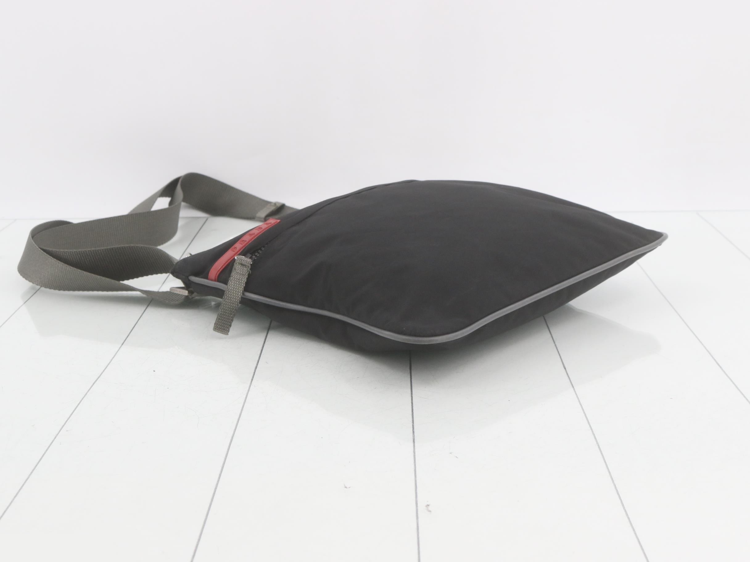 Sports line shoulder bag — view 5