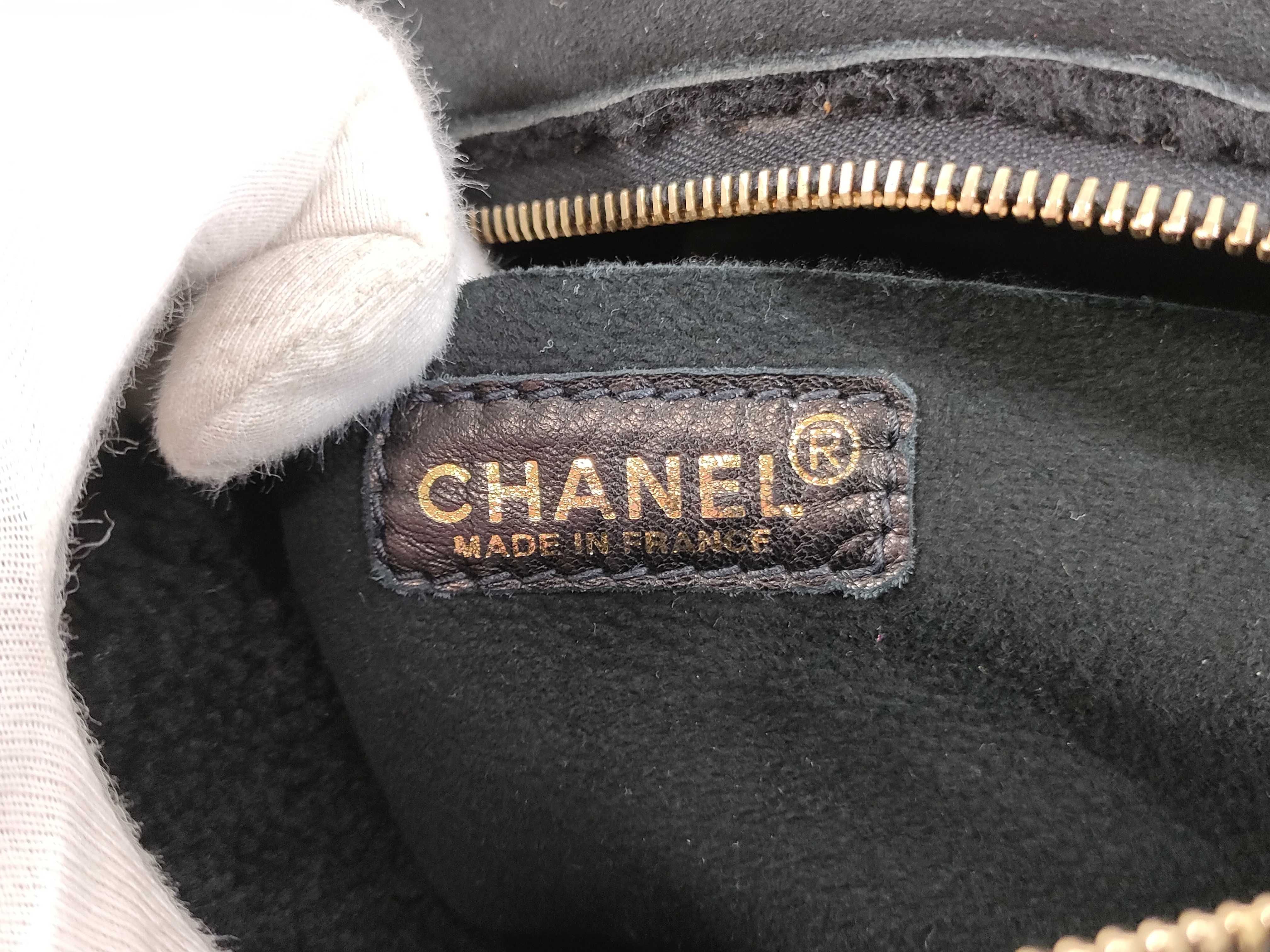 Shearling Handbag, Black, with Seal/Guarantee Card. — view 12