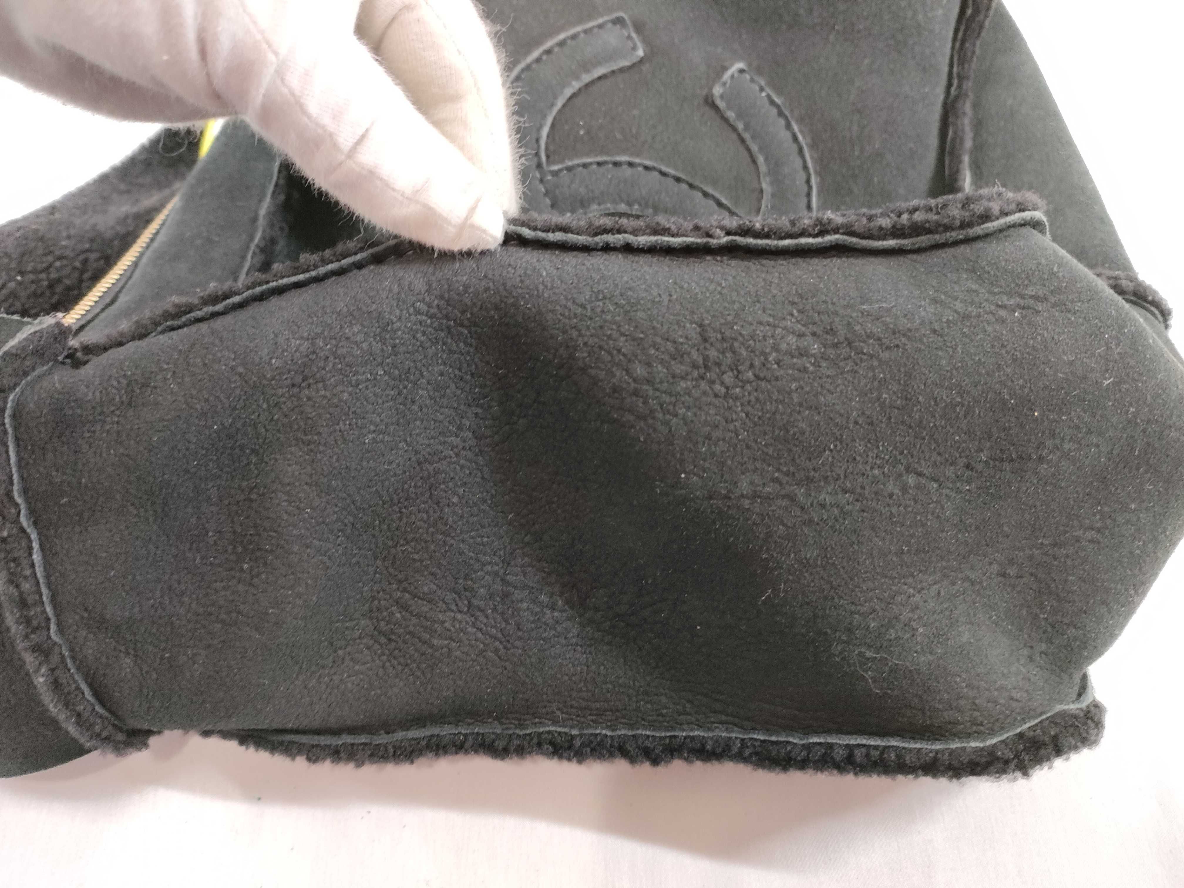 Shearling Handbag, Black, with Seal/Guarantee Card. — view 14