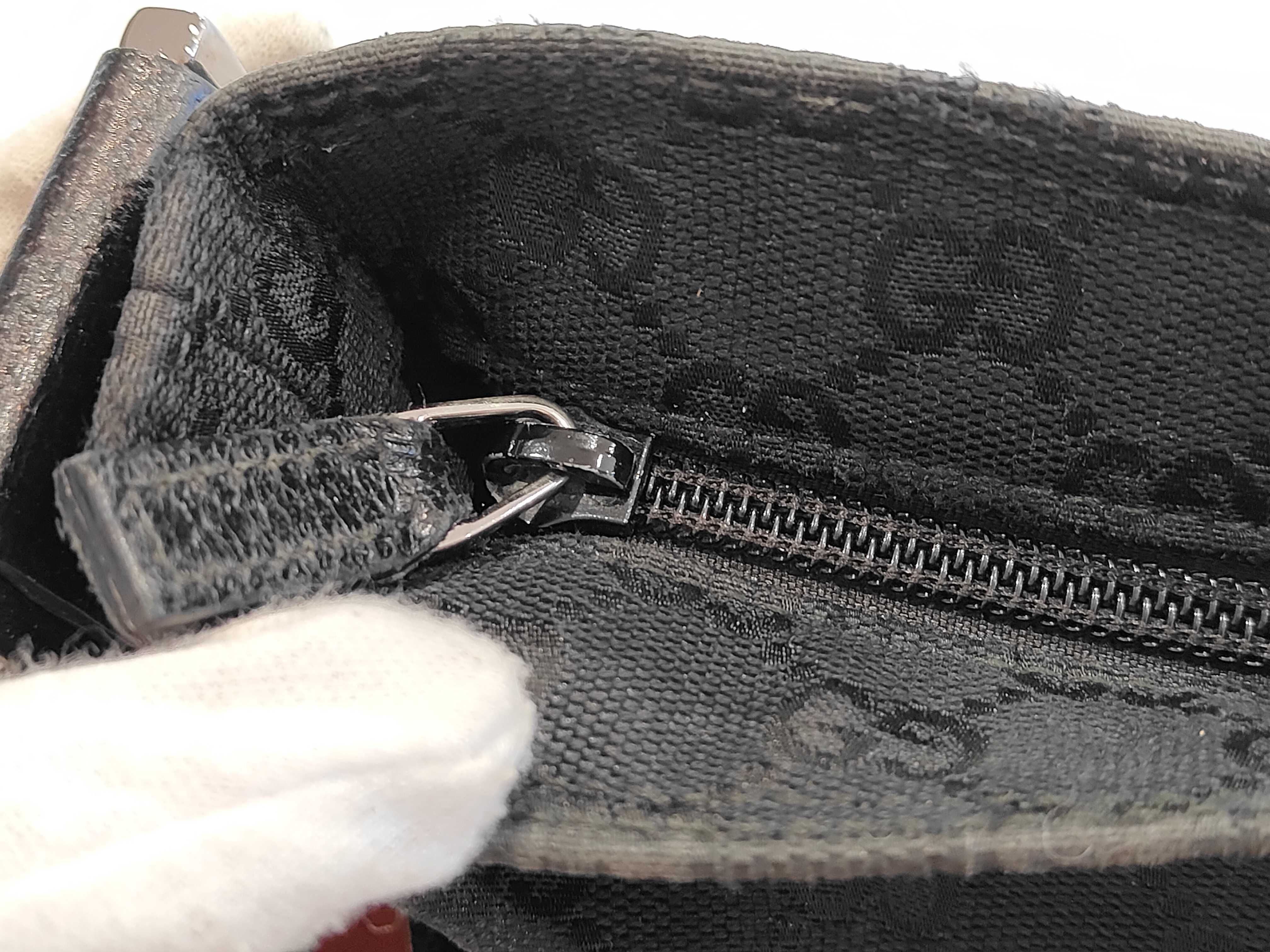 GG Canvas 189751 Shoulder Bag — view 11
