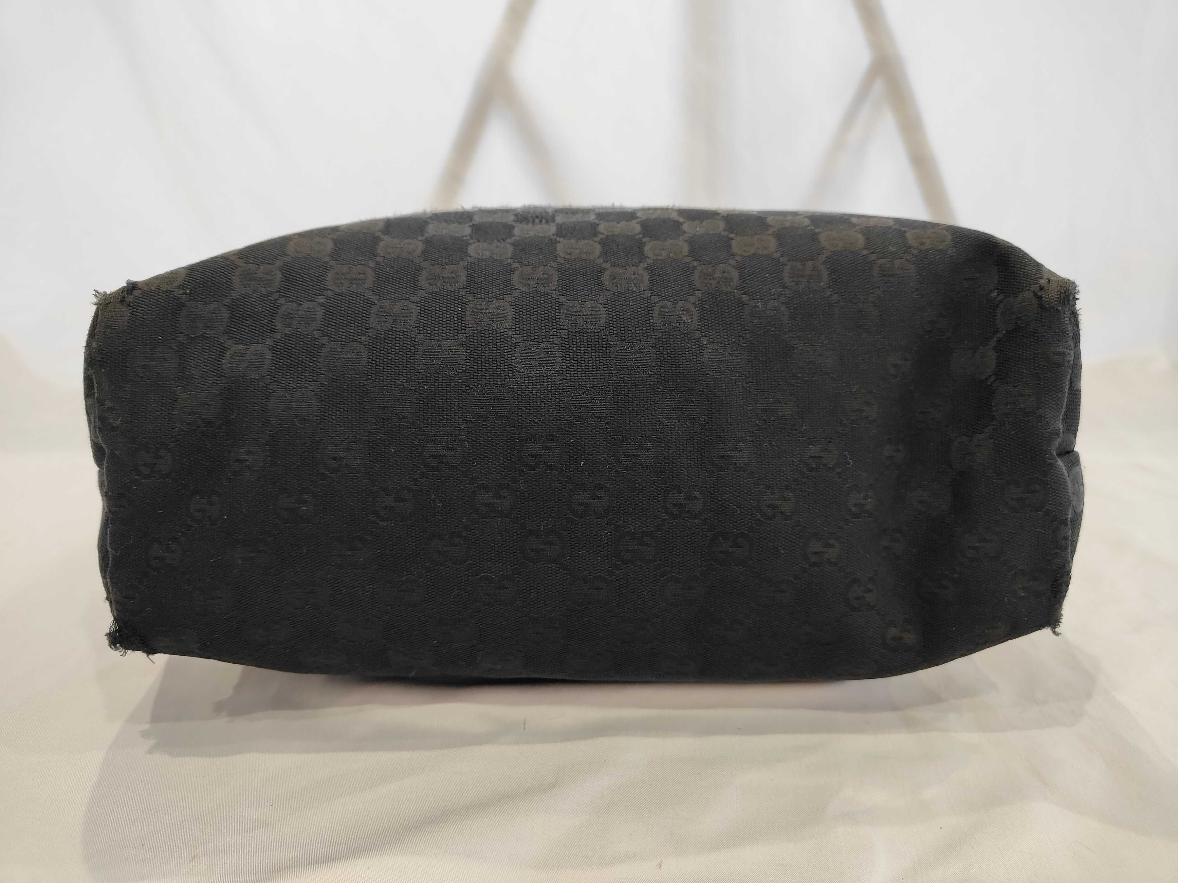 GG Canvas 189751 Shoulder Bag — view 3