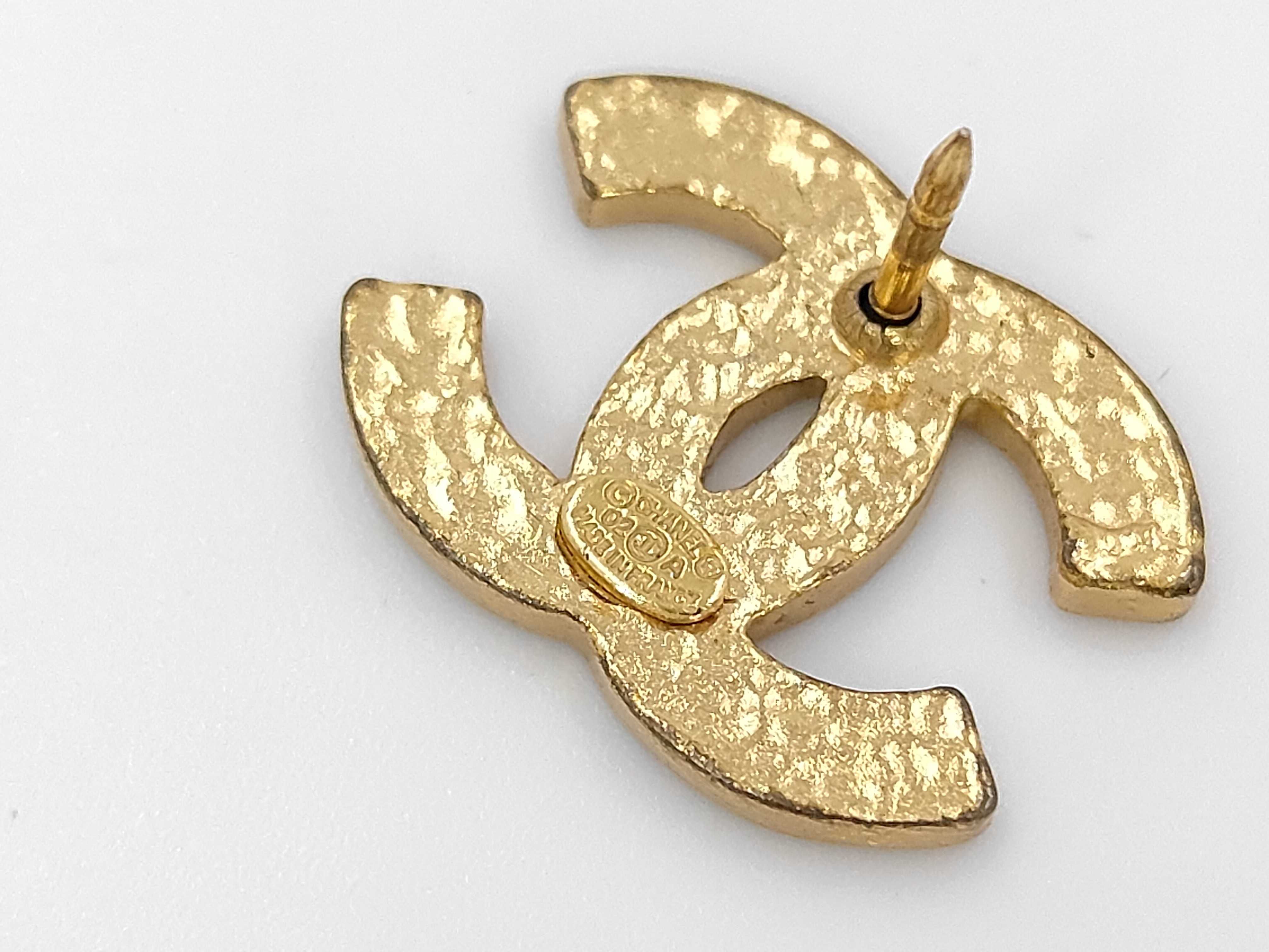 Coco Mark Gold Pin Brooch — view 4