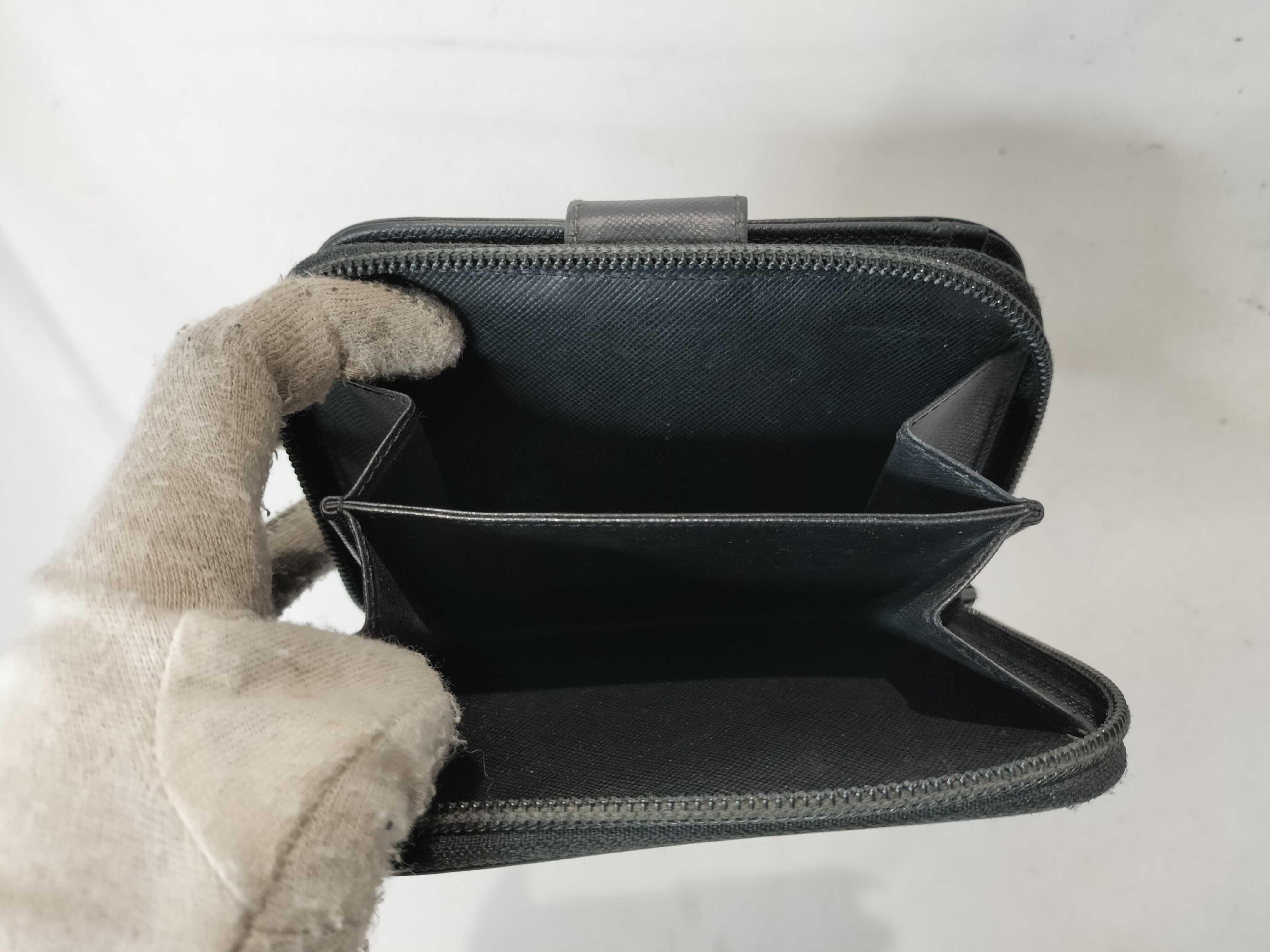 leather wallet, zipper detached. — view 7