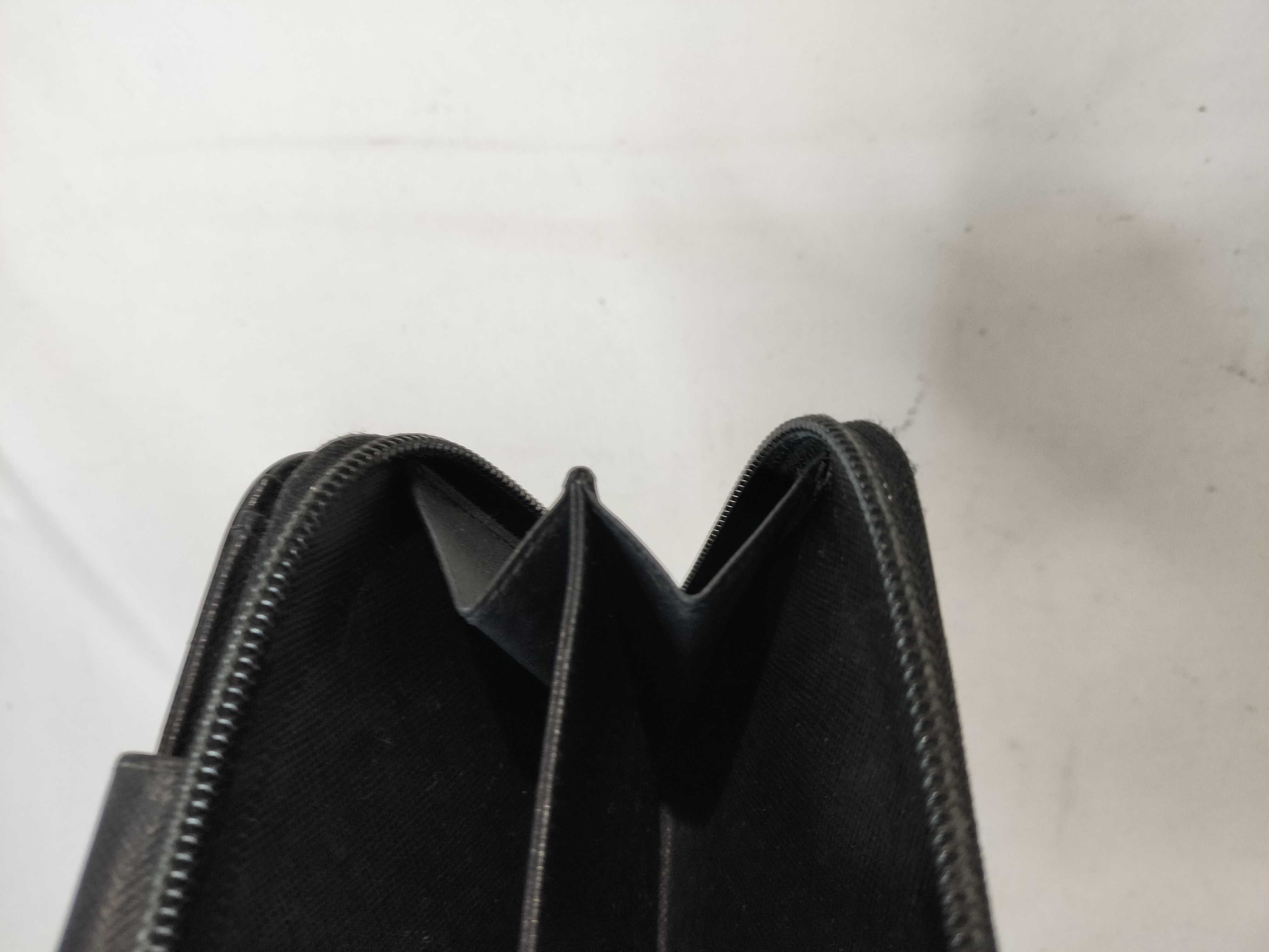 leather wallet, zipper detached. — view 8