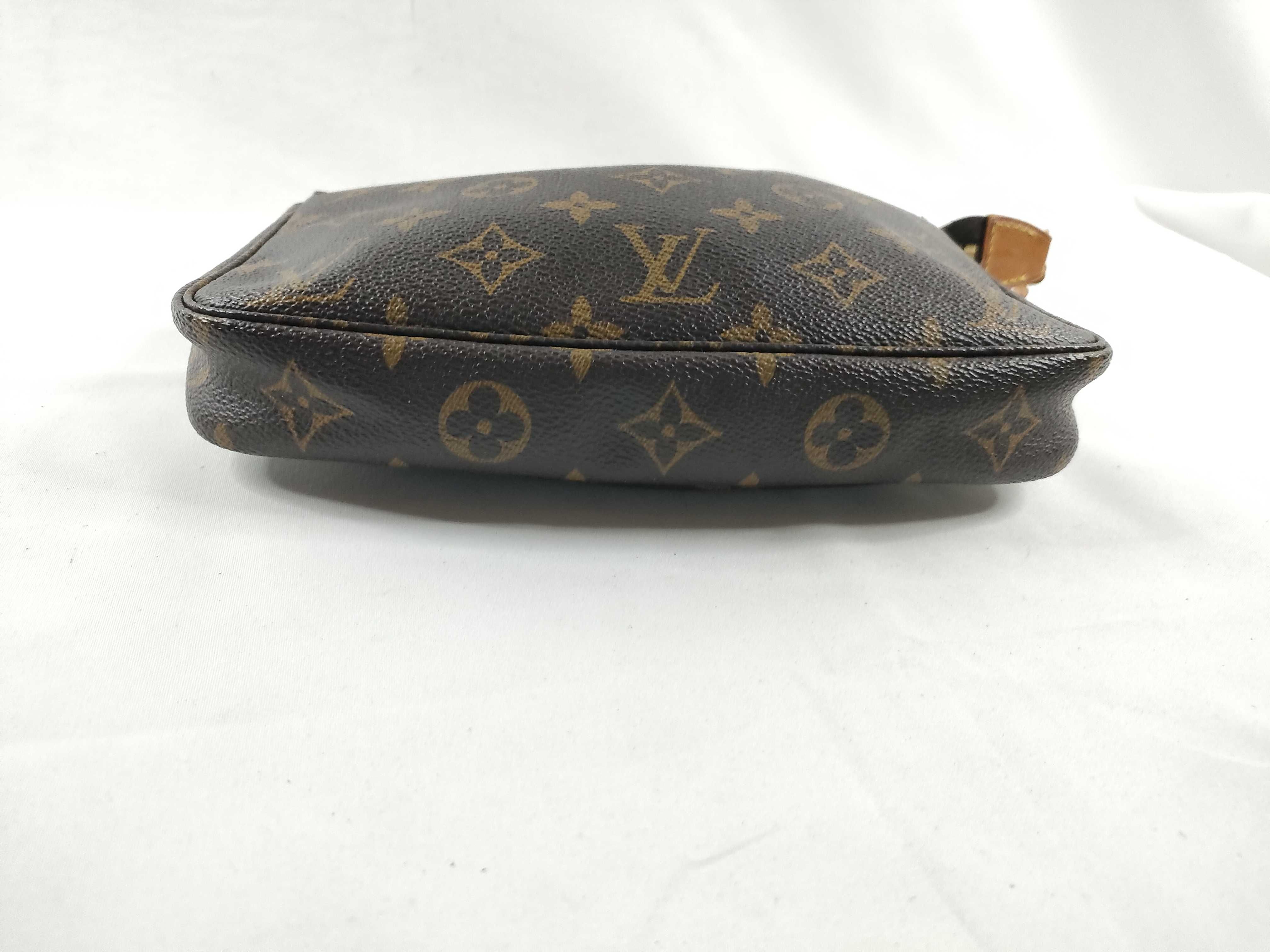 Monogram Pochette Accessoires M51980 Brown AR1900 Handbag — view 4