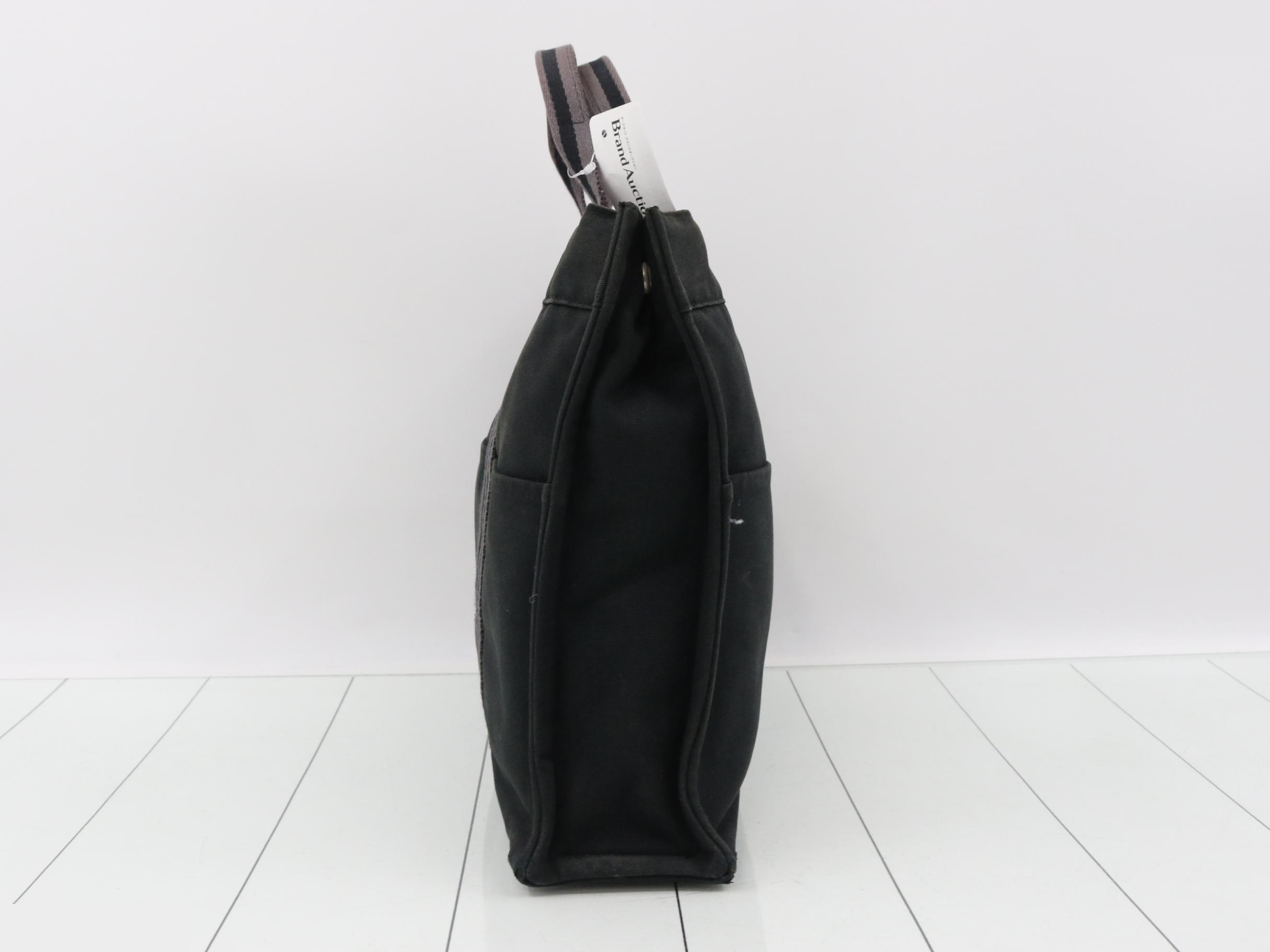 Fourre-Tout MM Handbag — view 4