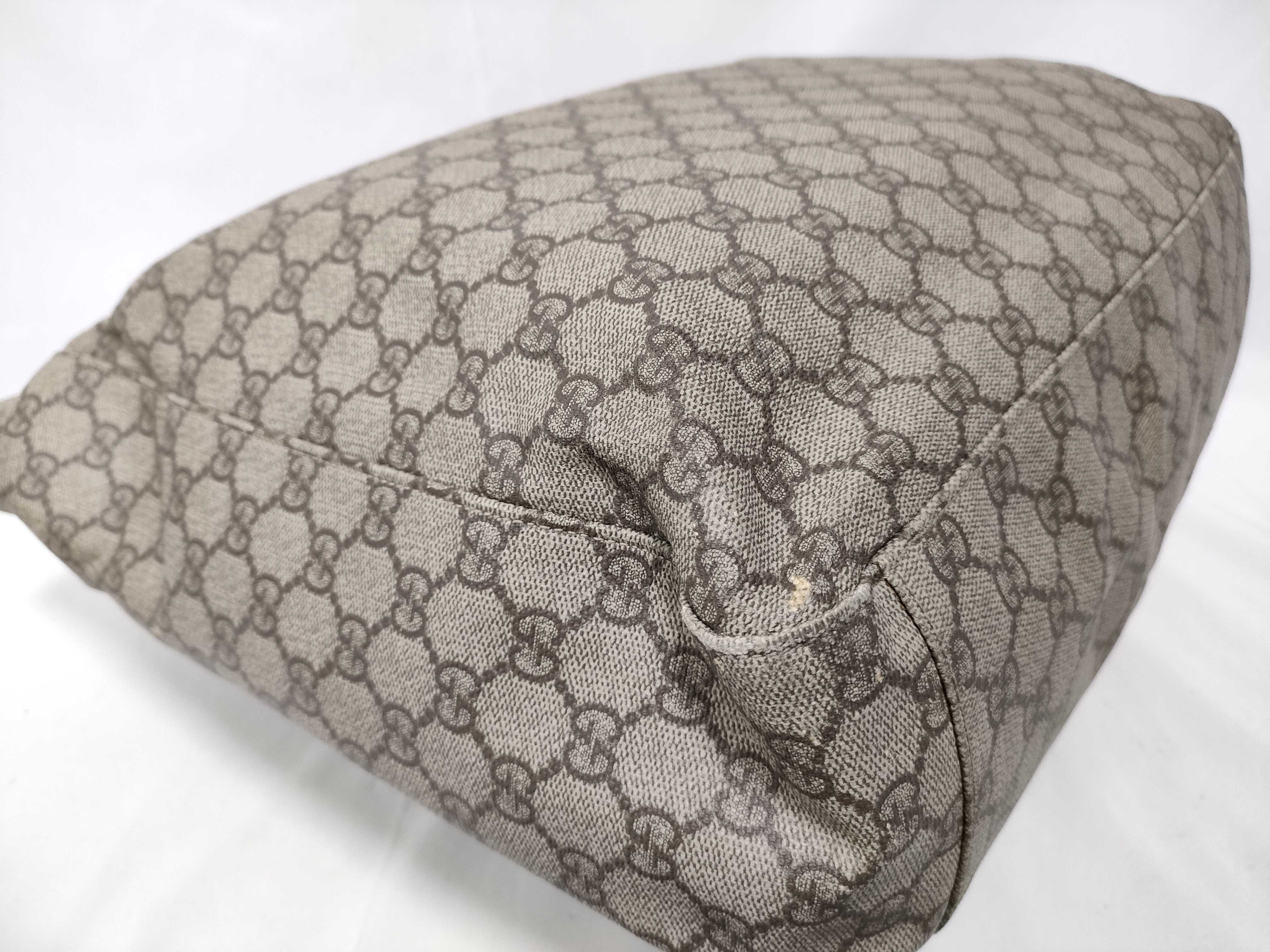 GG Supreme Handbag — view 5