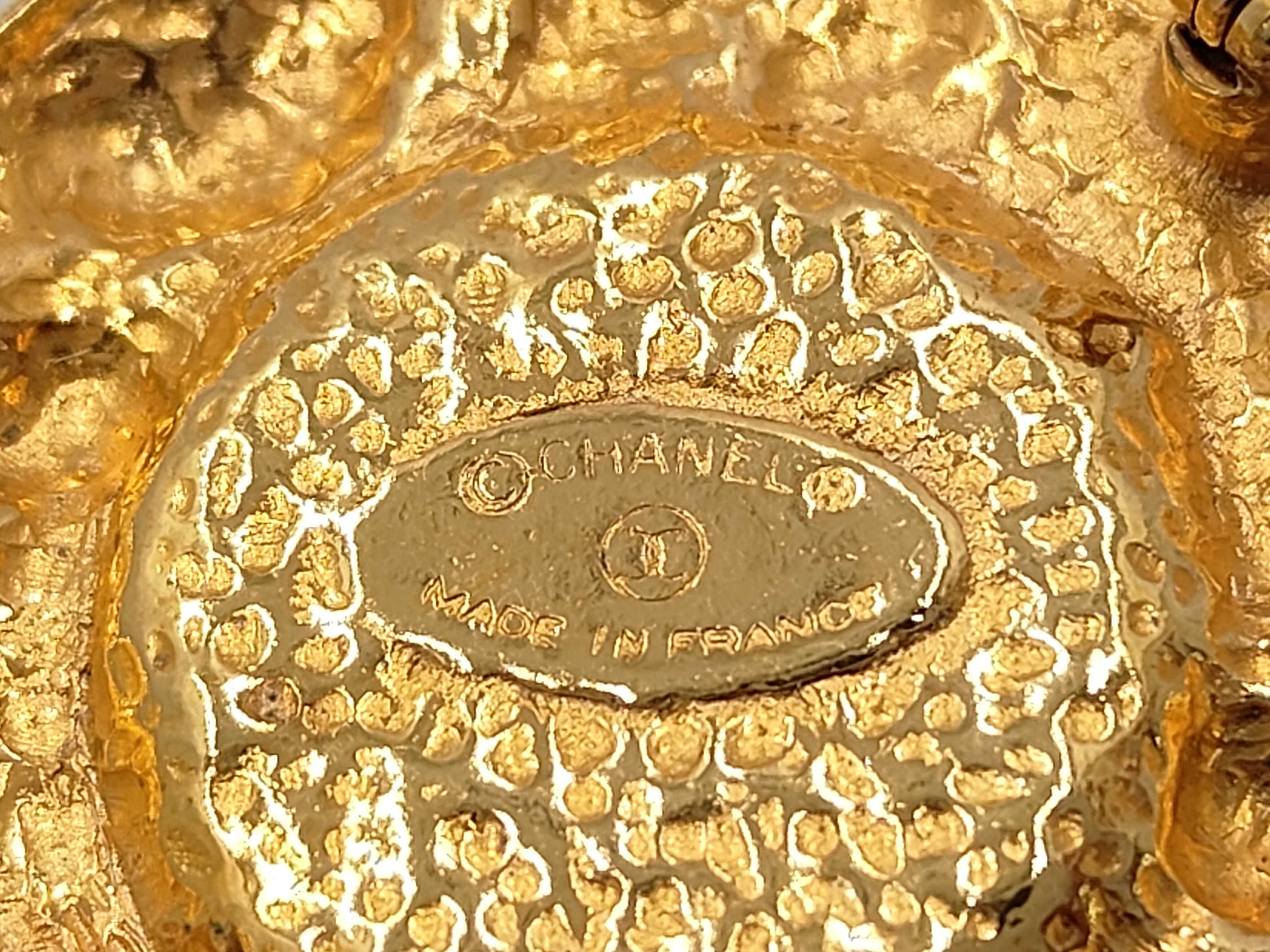 brooch — view 5