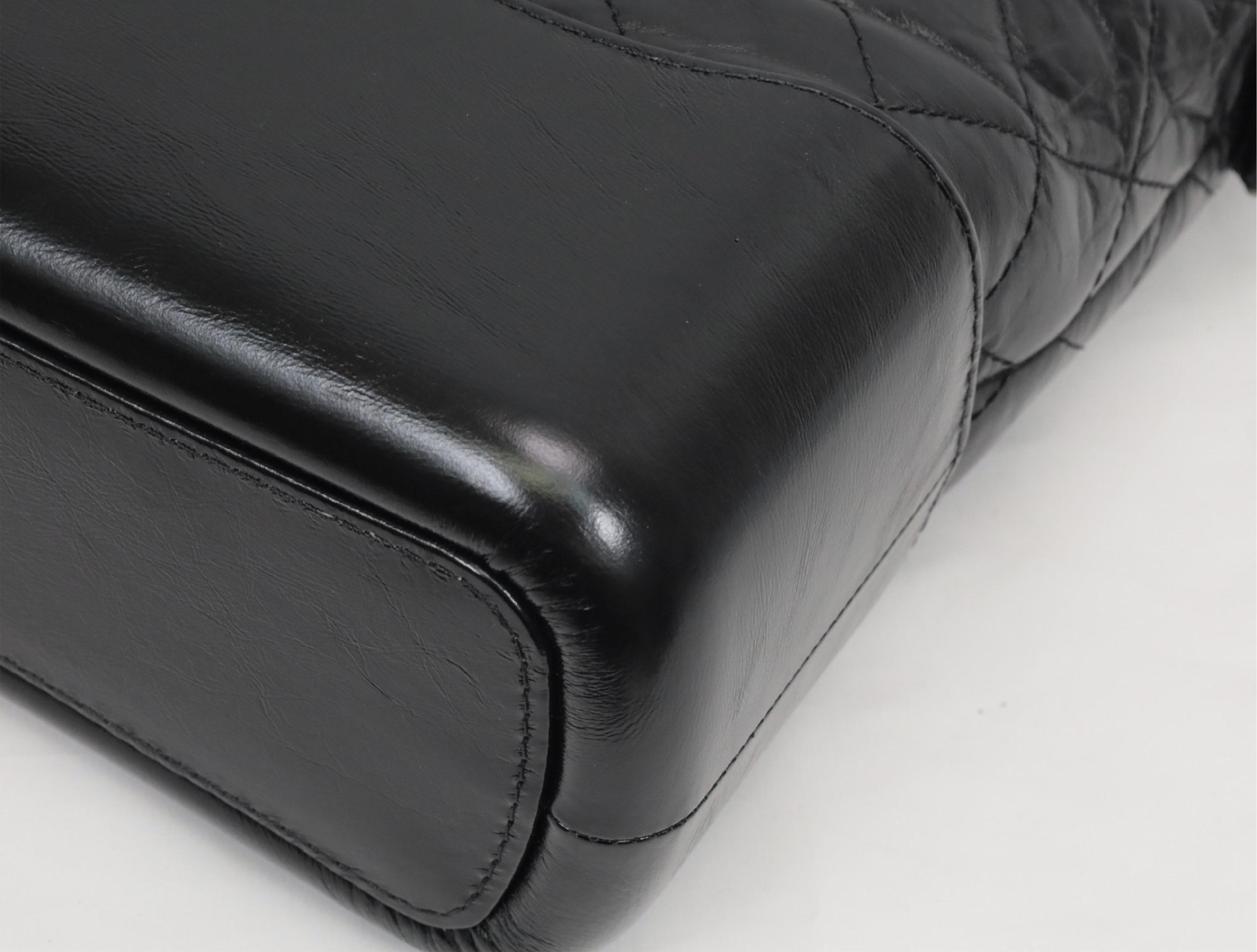 Gabrielle de Chanel Vintage Calfskin Shoulder Bag (Serial Number 25) — view 5
