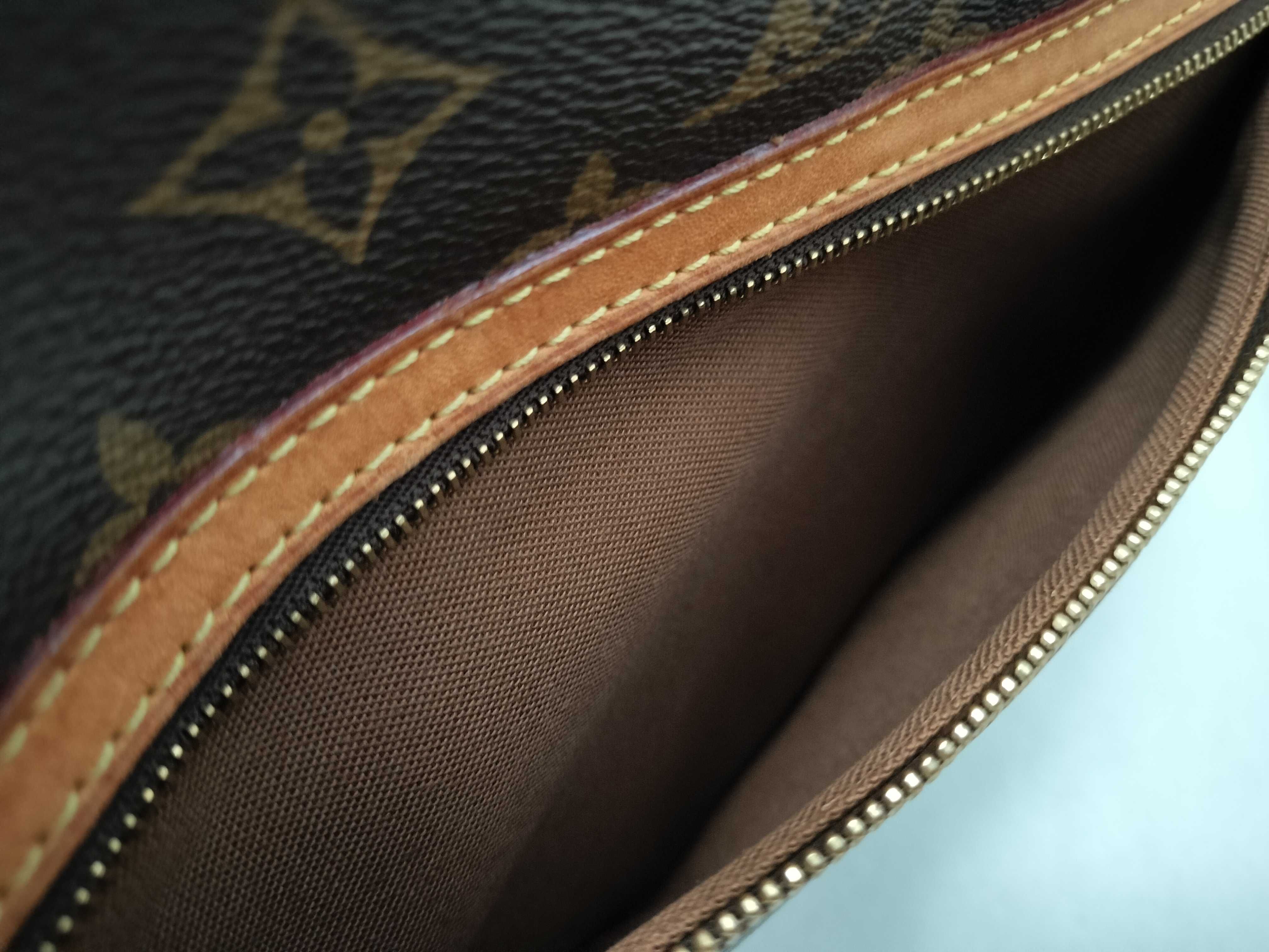Monogram Messenger Bosphore PM M40106 MI2071 Shoulder Bag — view 15