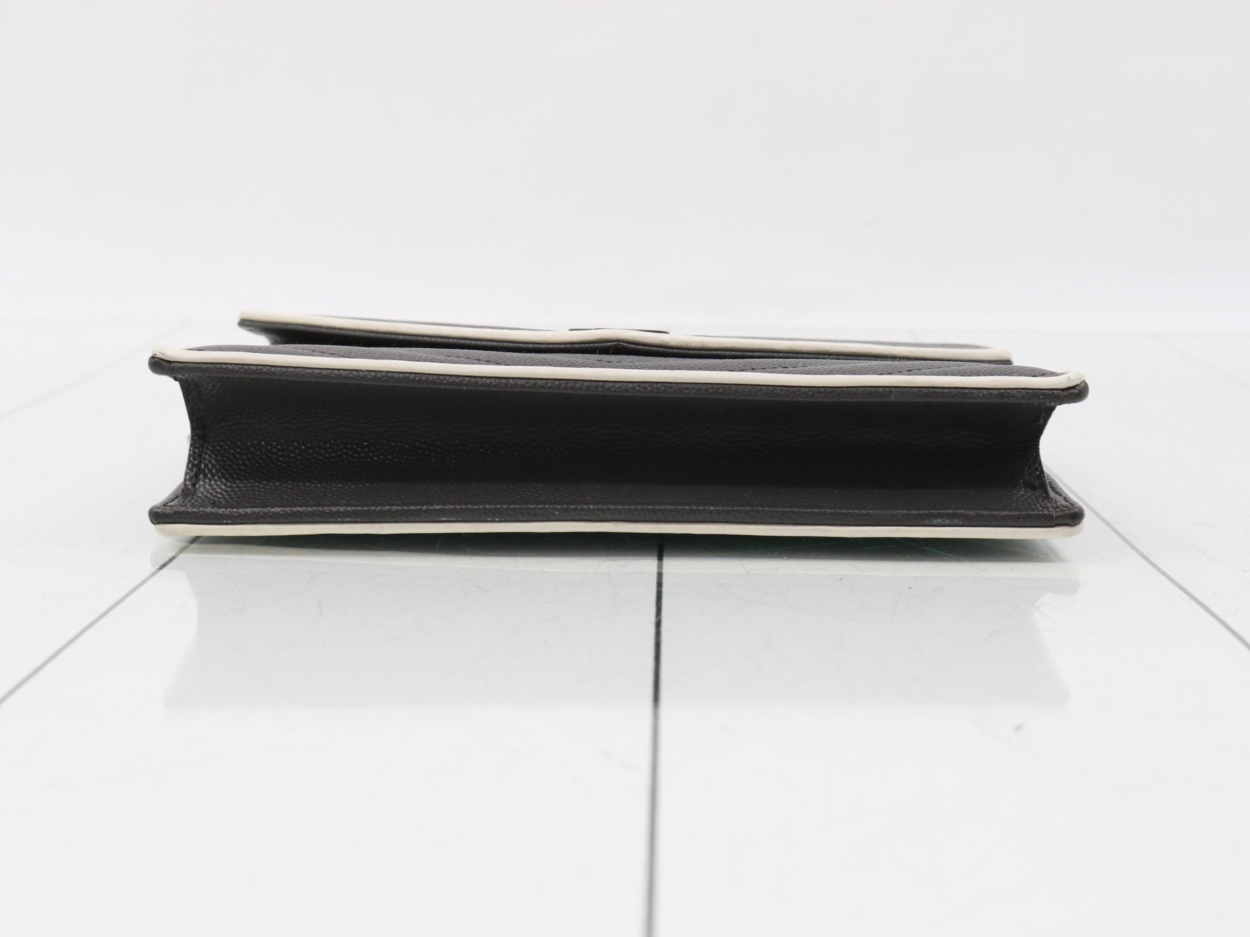 V-stitch chain wallet — view 3
