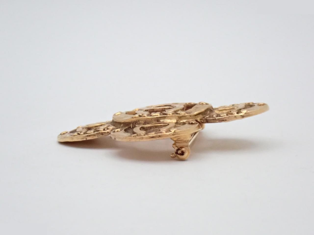 Flower 5-strand brooch — view 3