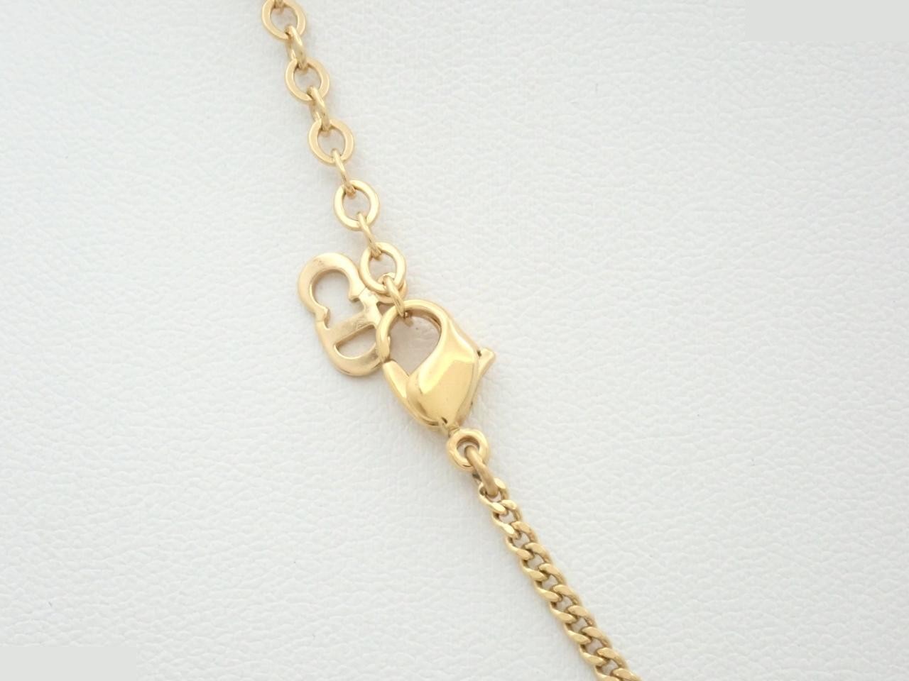 Other lines: Precious metals, necklaces, pendants, chains approximately 40cm long. — view 2