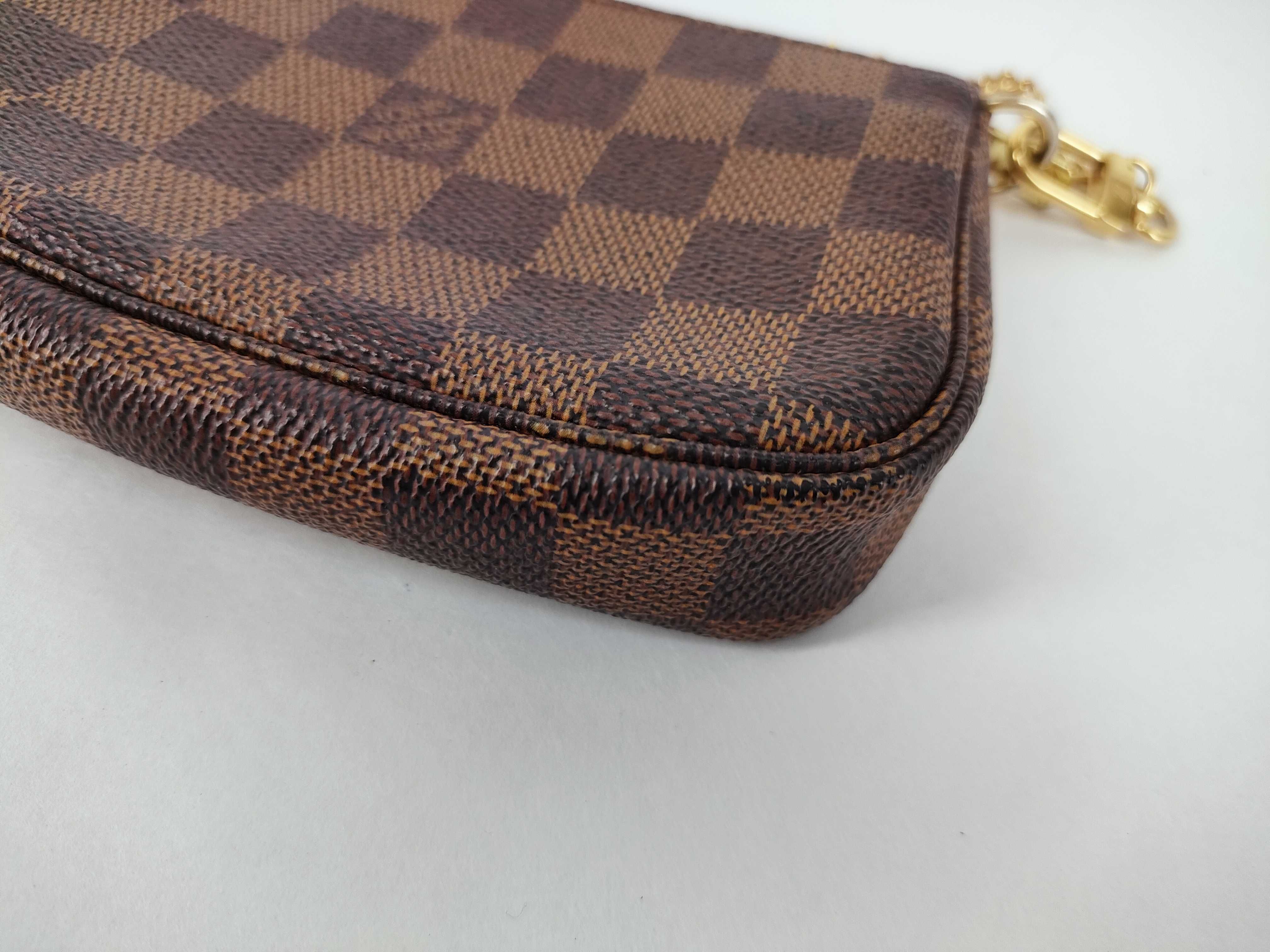 Damier Louis Vuitton Damier Mini Pochette Accessoires Pouch — view 7