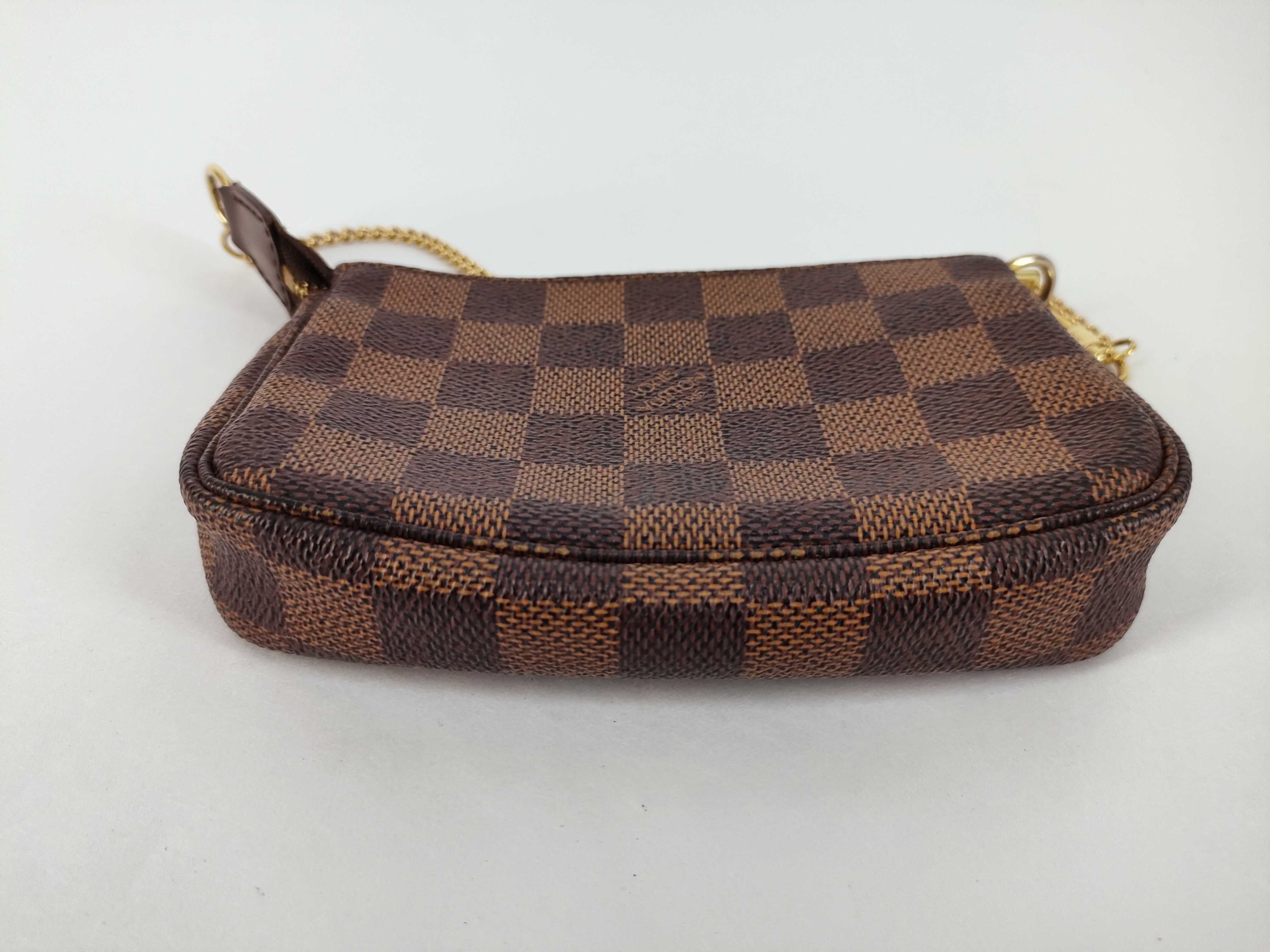 Damier Louis Vuitton Damier Mini Pochette Accessoires Pouch — view 8