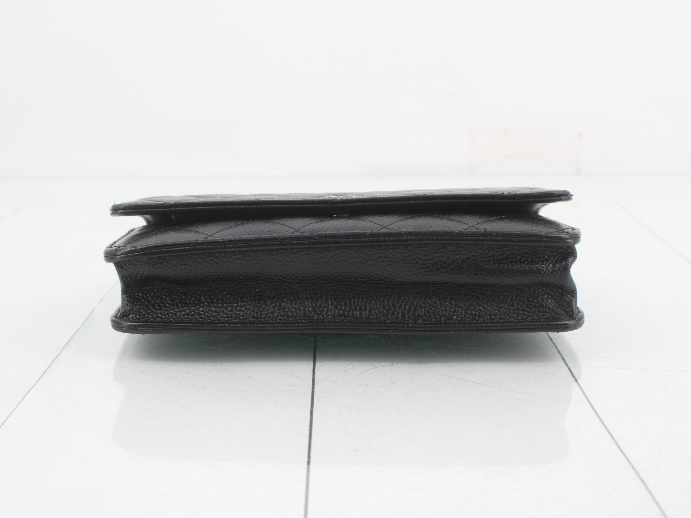 AP0250 Matelassé Chain Wallet, Caviar Leather, Black x Gold — view 3