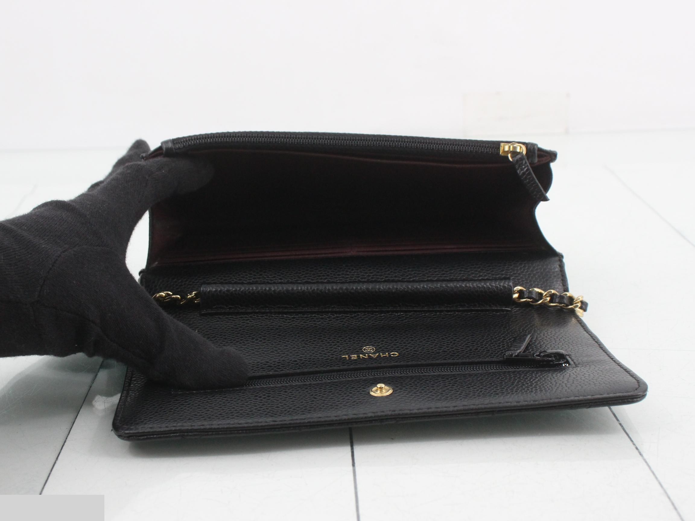 AP0250 Matelassé Chain Wallet, Caviar Leather, Black x Gold — view 4