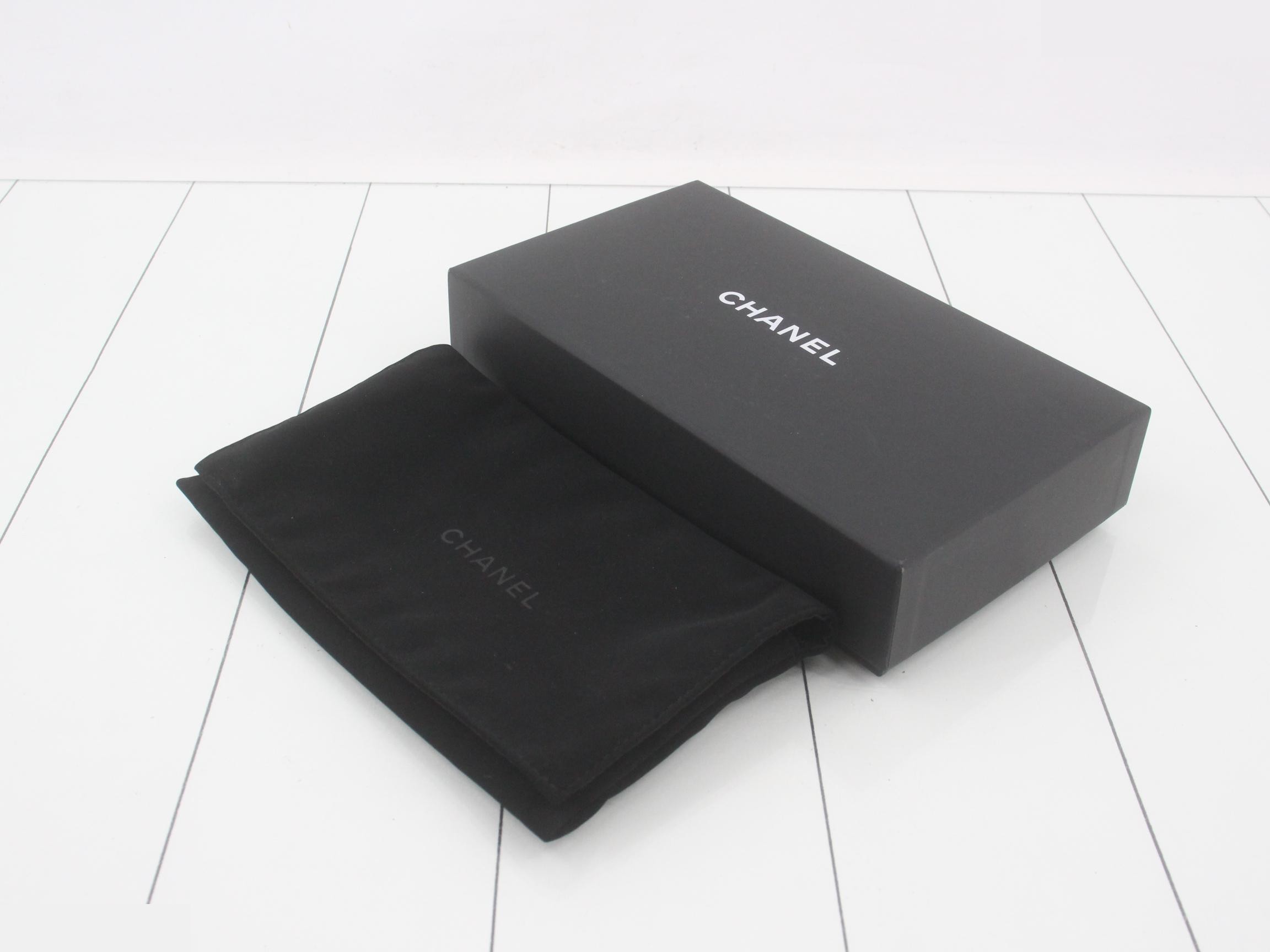 Matelassé (Bag) Shoulder Wallet Mini Bag — view 5