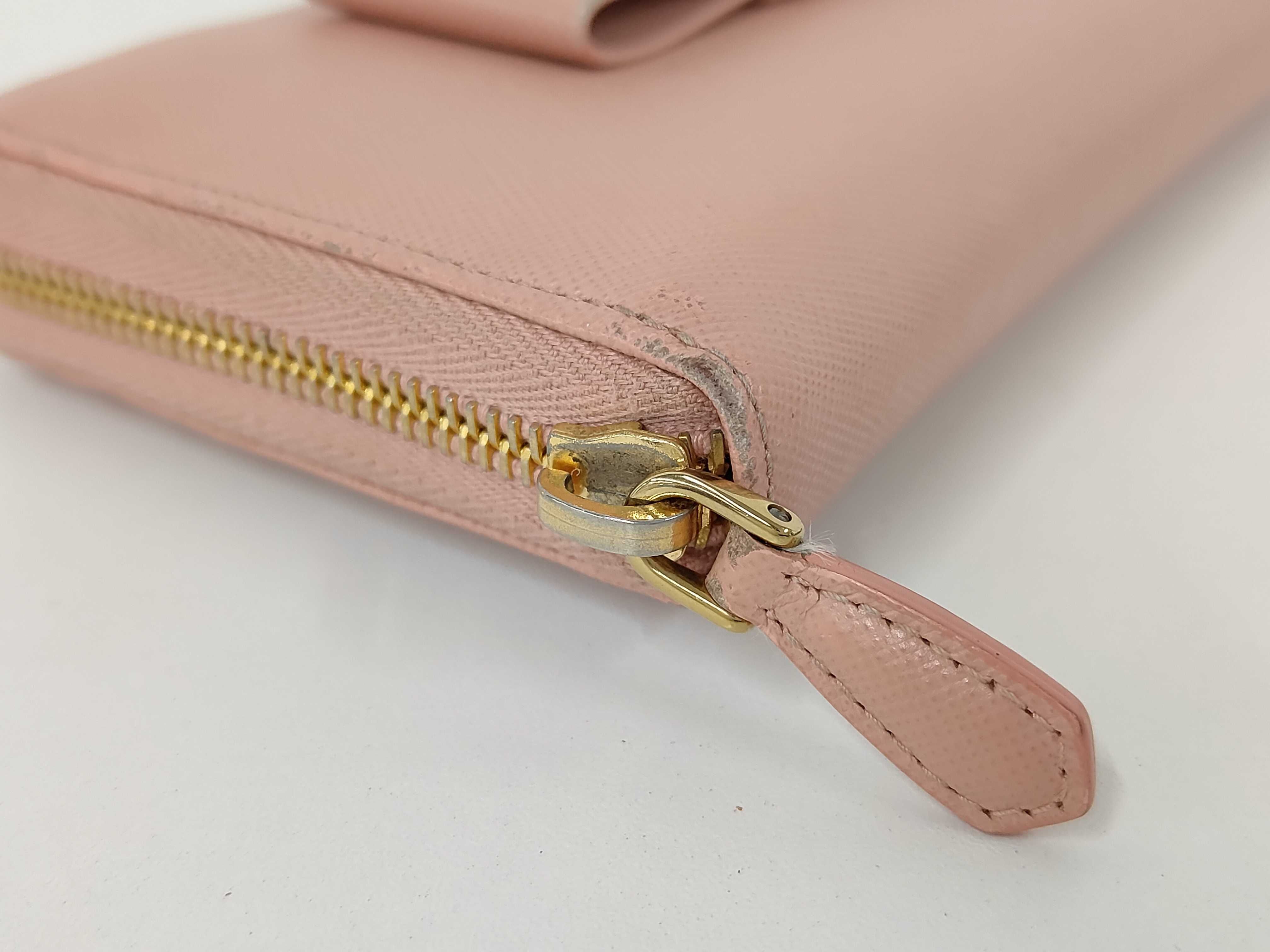 wallet — view 4