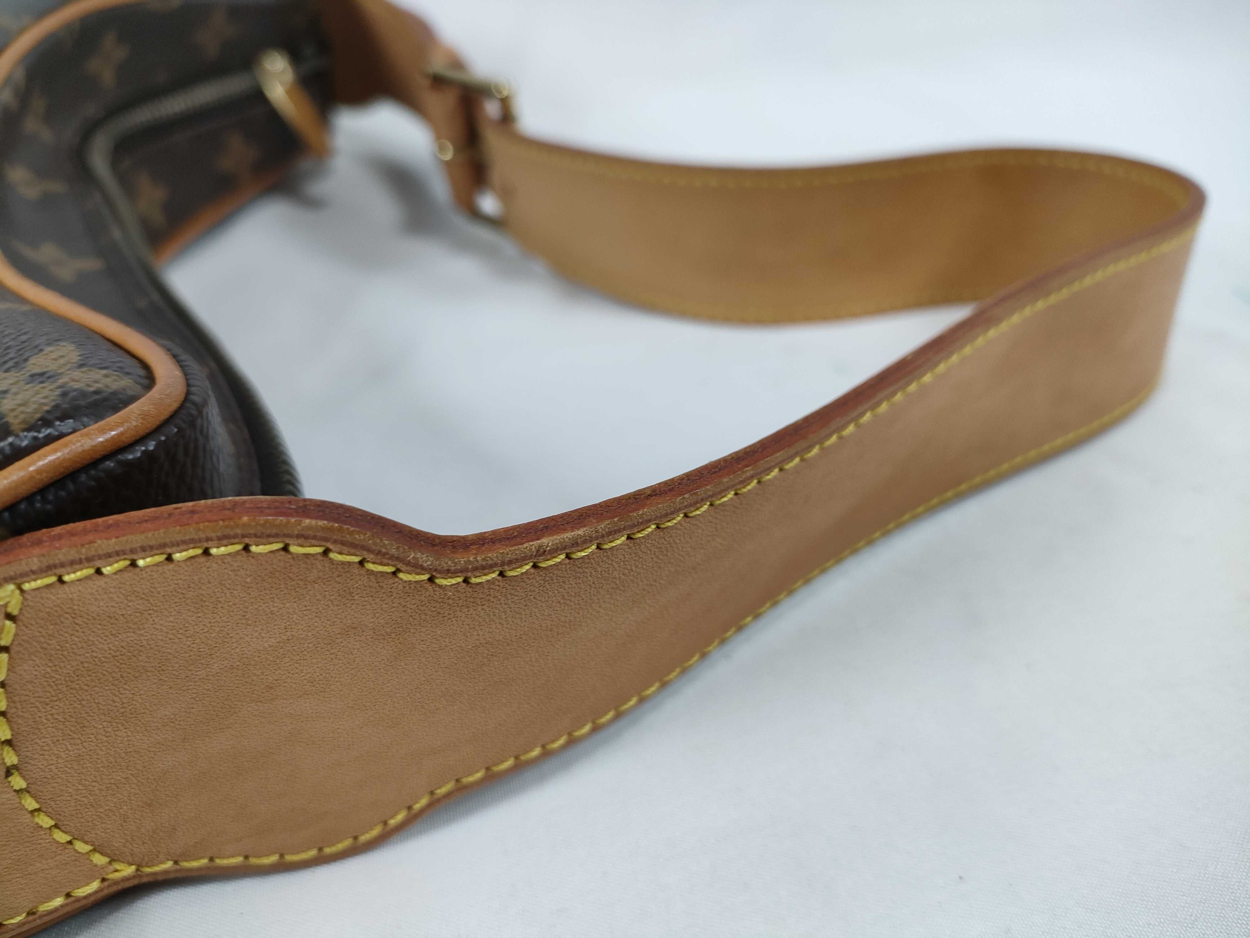 Monogram Croissant MM M51512 Shoulder Bag — view 3