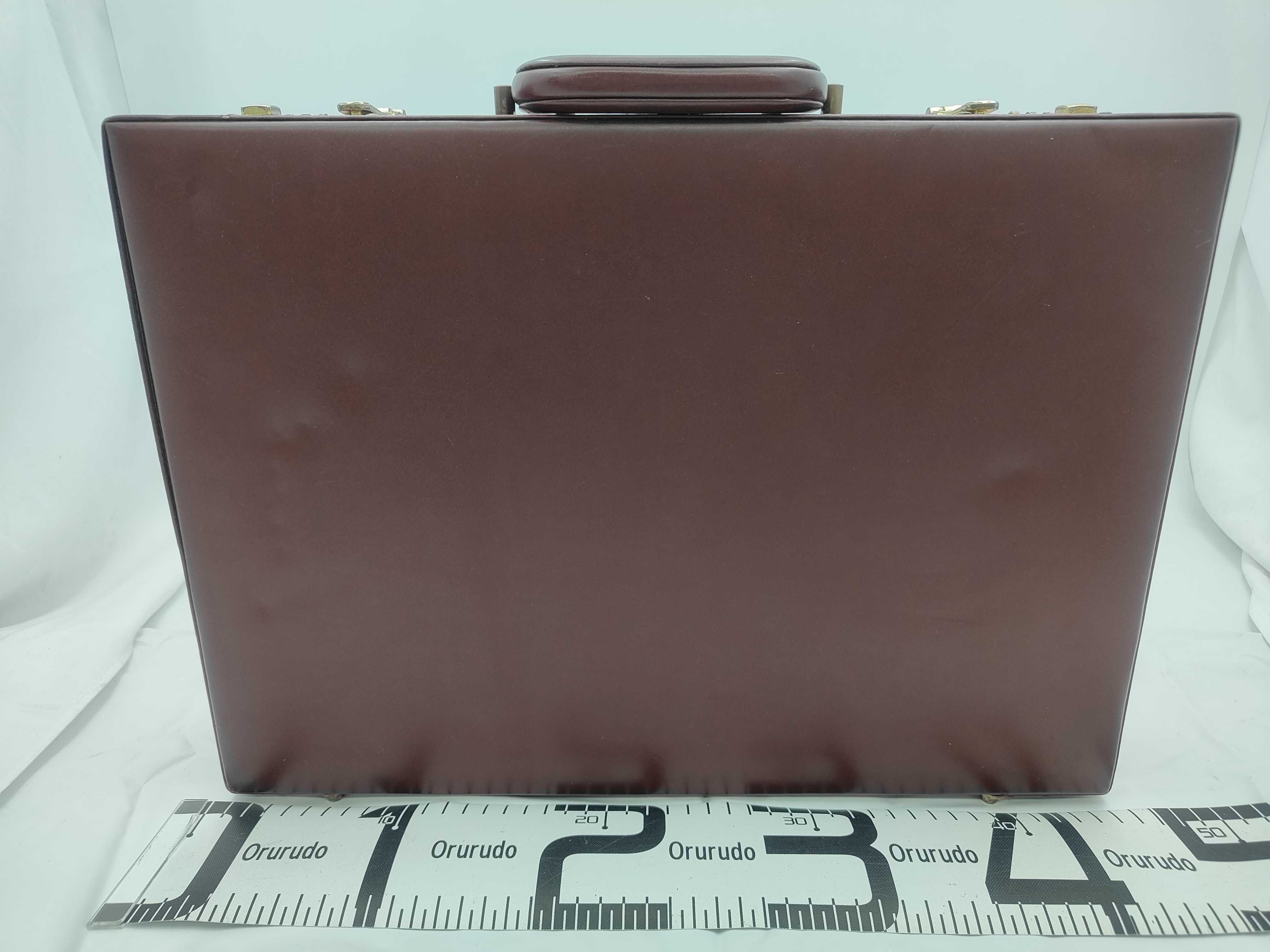 leather must line attaché case, unlock code 000, bag. — view 2