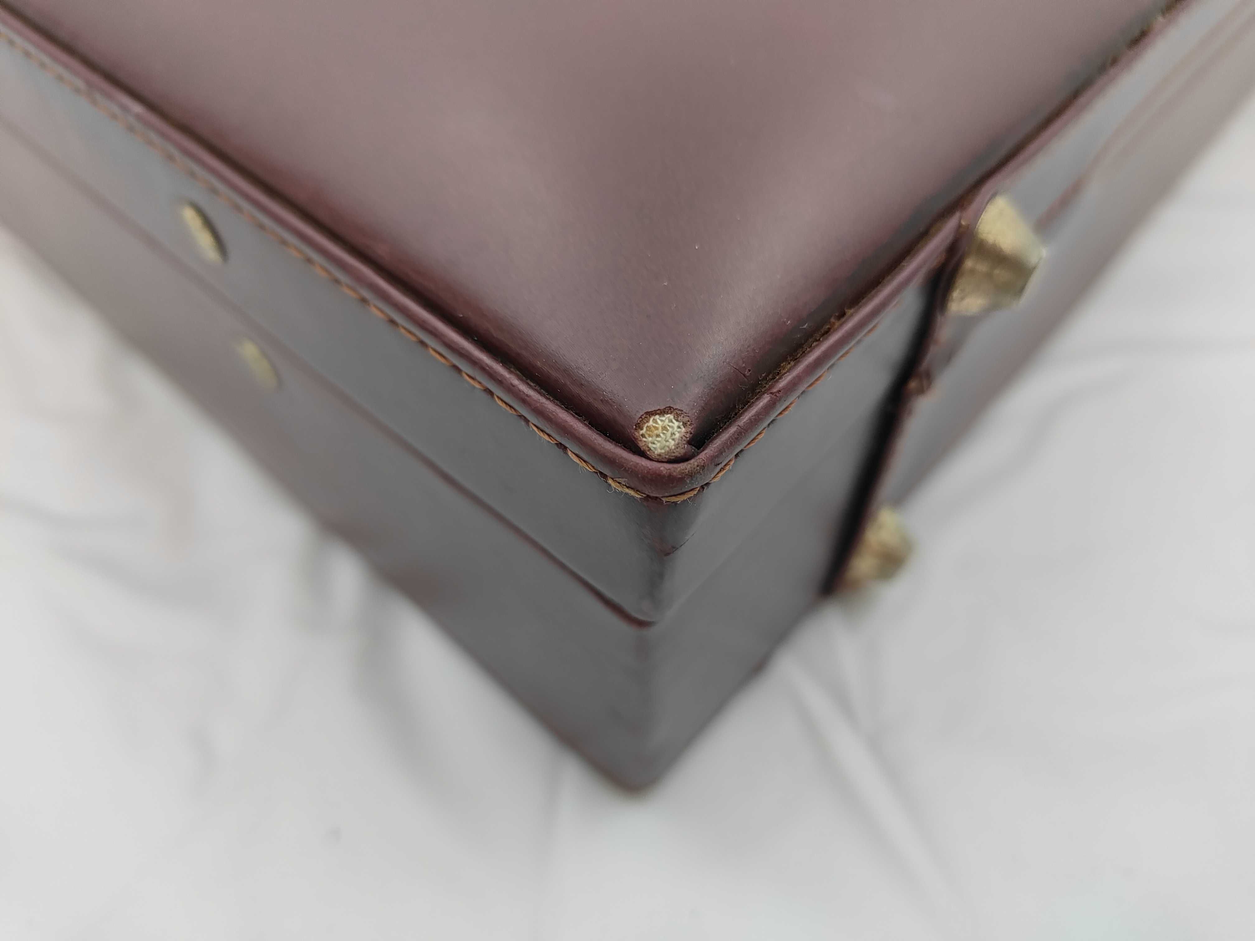 leather must line attaché case, unlock code 000, bag. — view 7