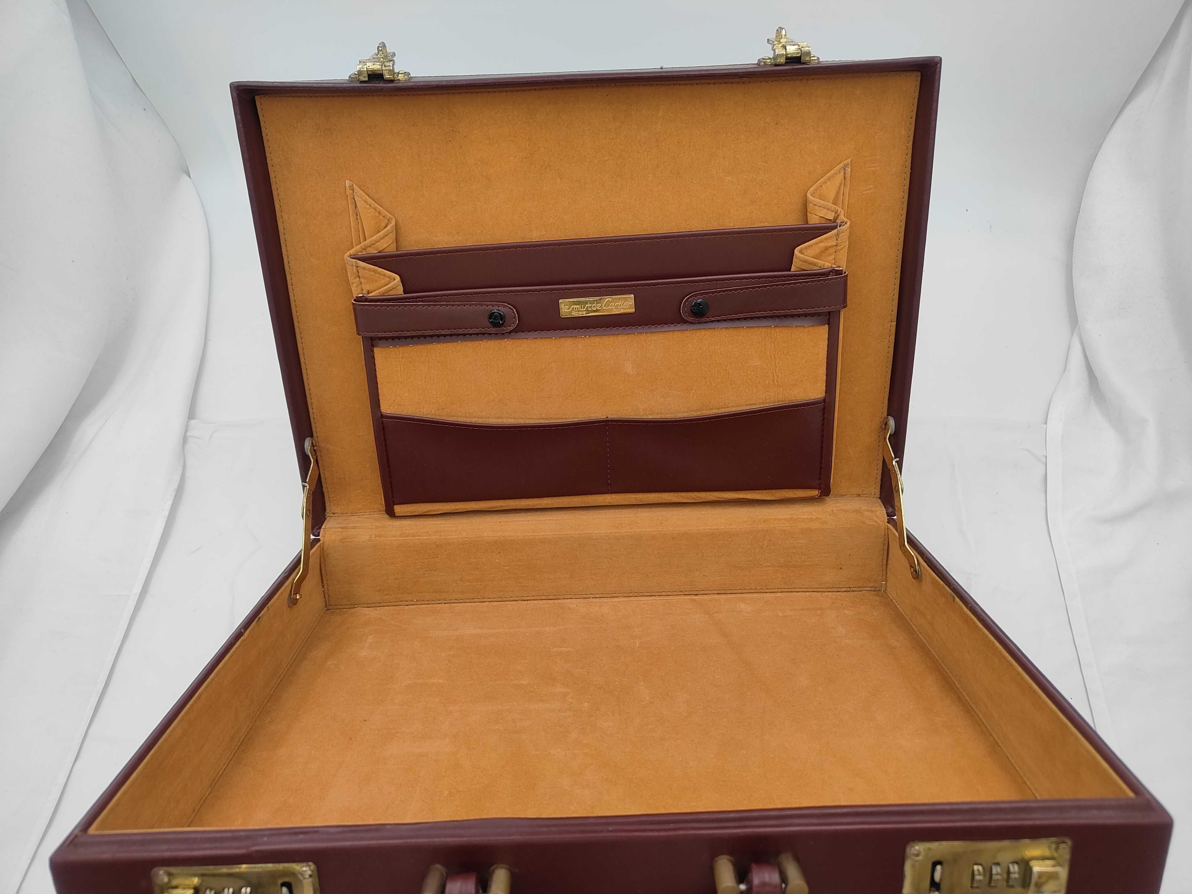 leather must line attaché case, unlock code 000, bag. — view 9