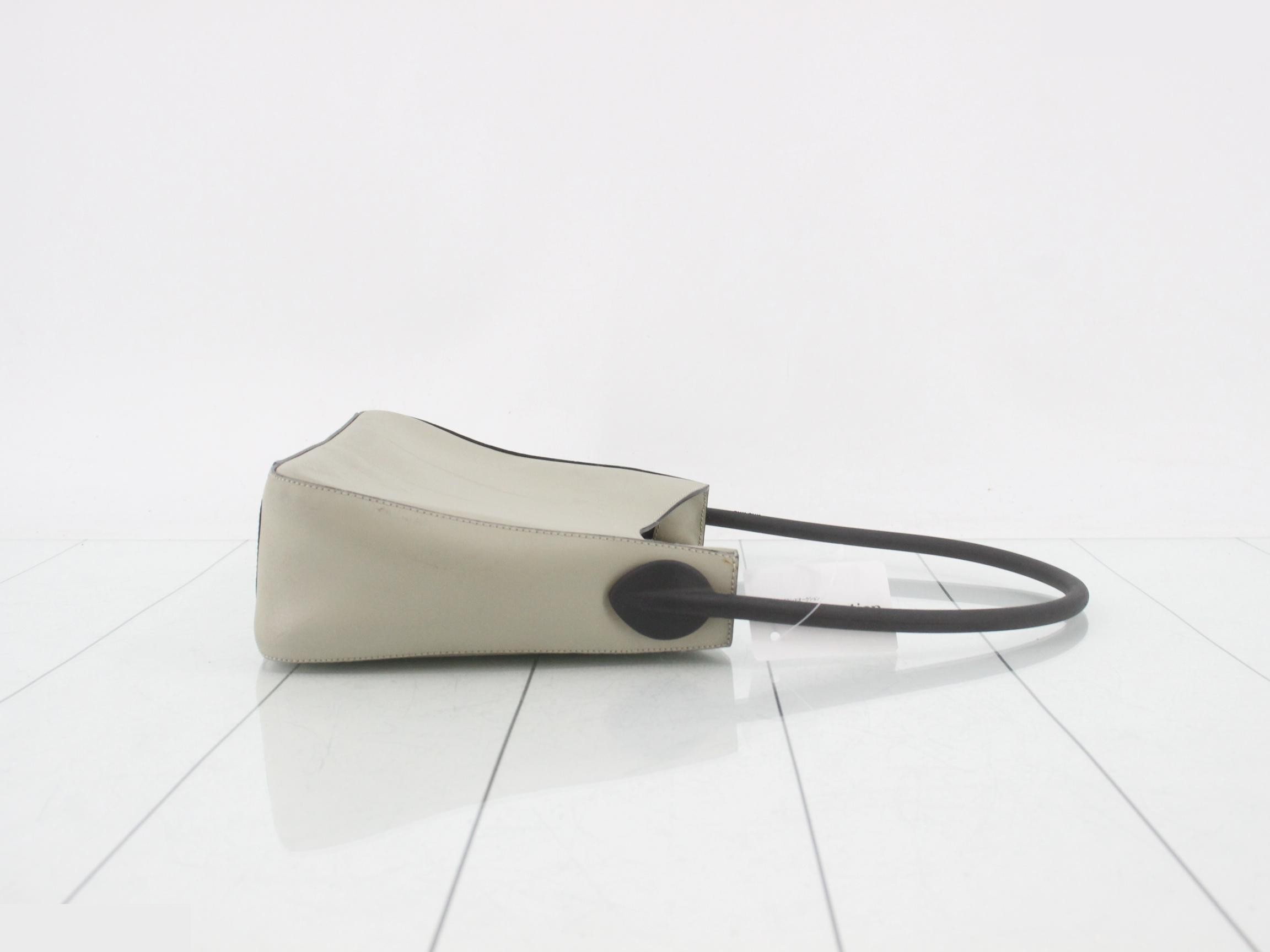 ａｒｃｈｉｖｅ ｂａｇ — view 3